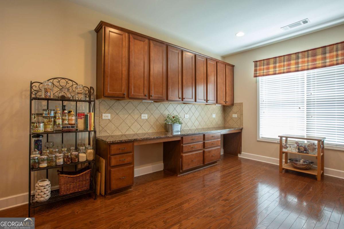 3688 Majestic Oak Drive Sw Property Photo 4