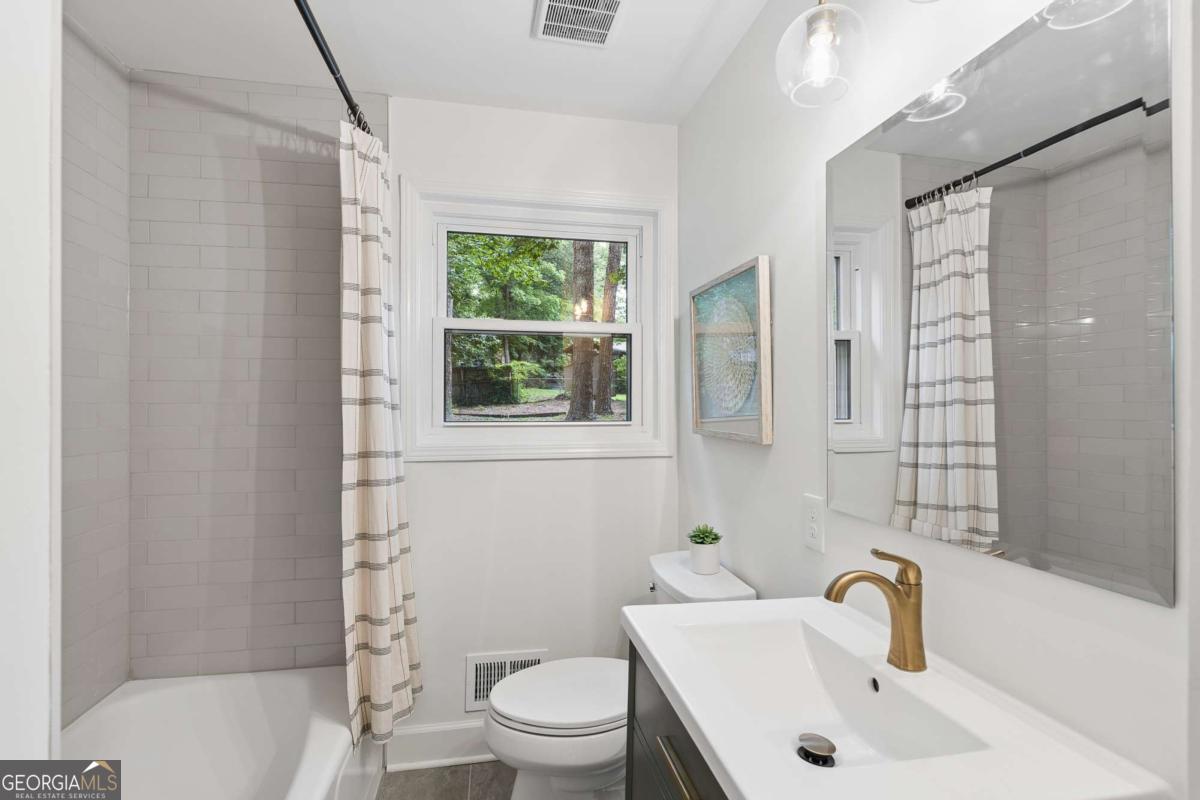 1303 Faraday Place Property Photo 28