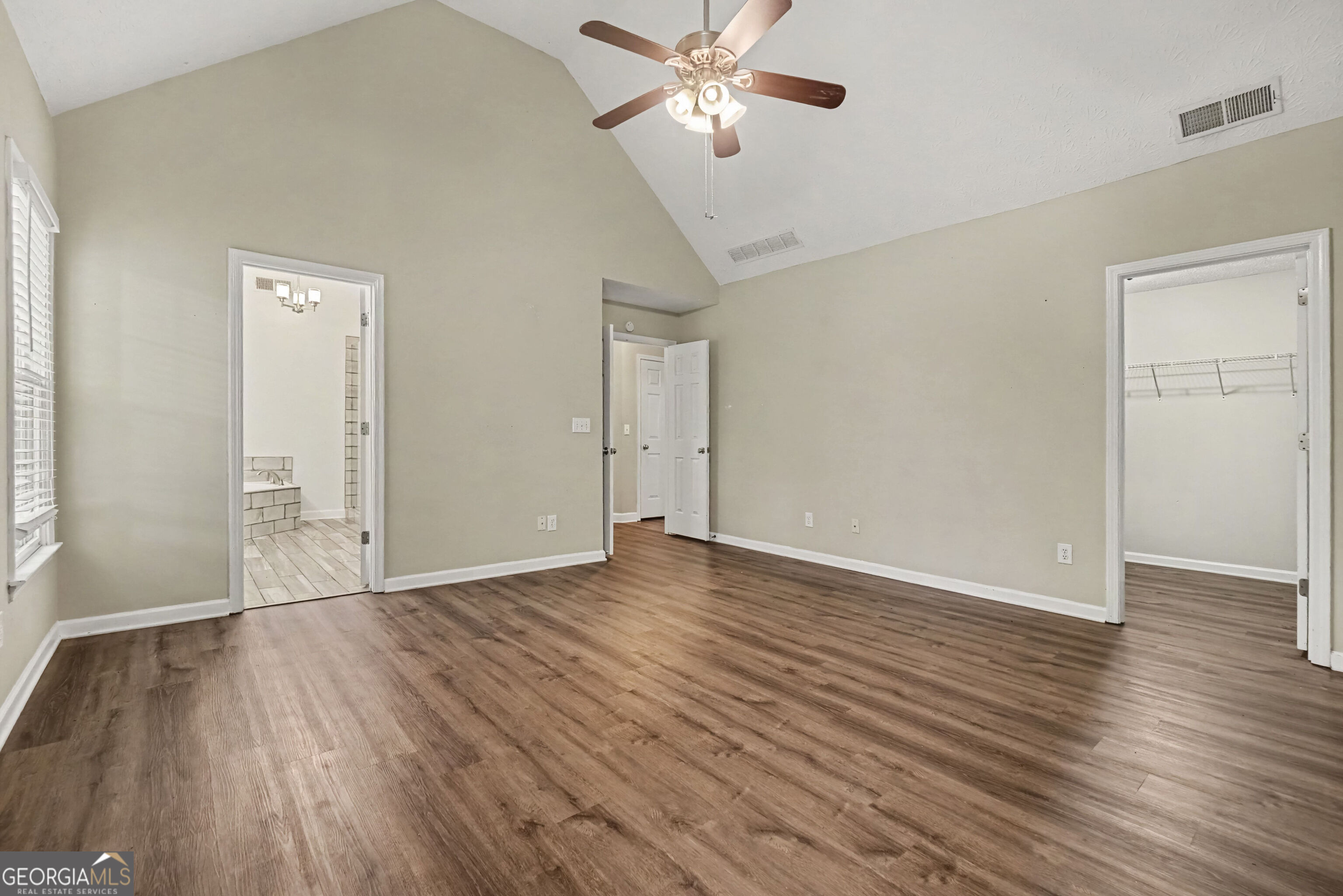 213 Powers Court Property Photo 16