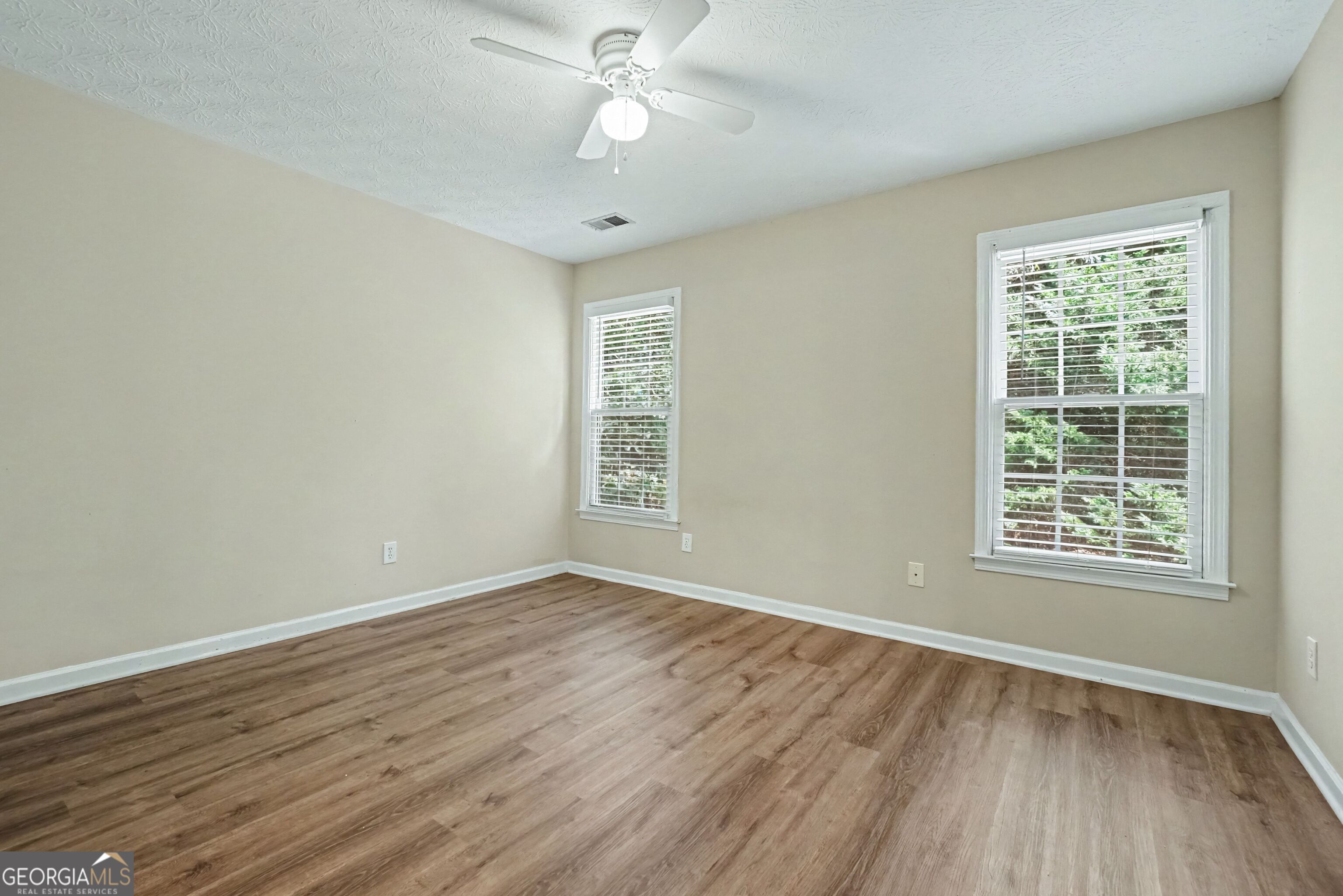 213 Powers Court Property Photo 20