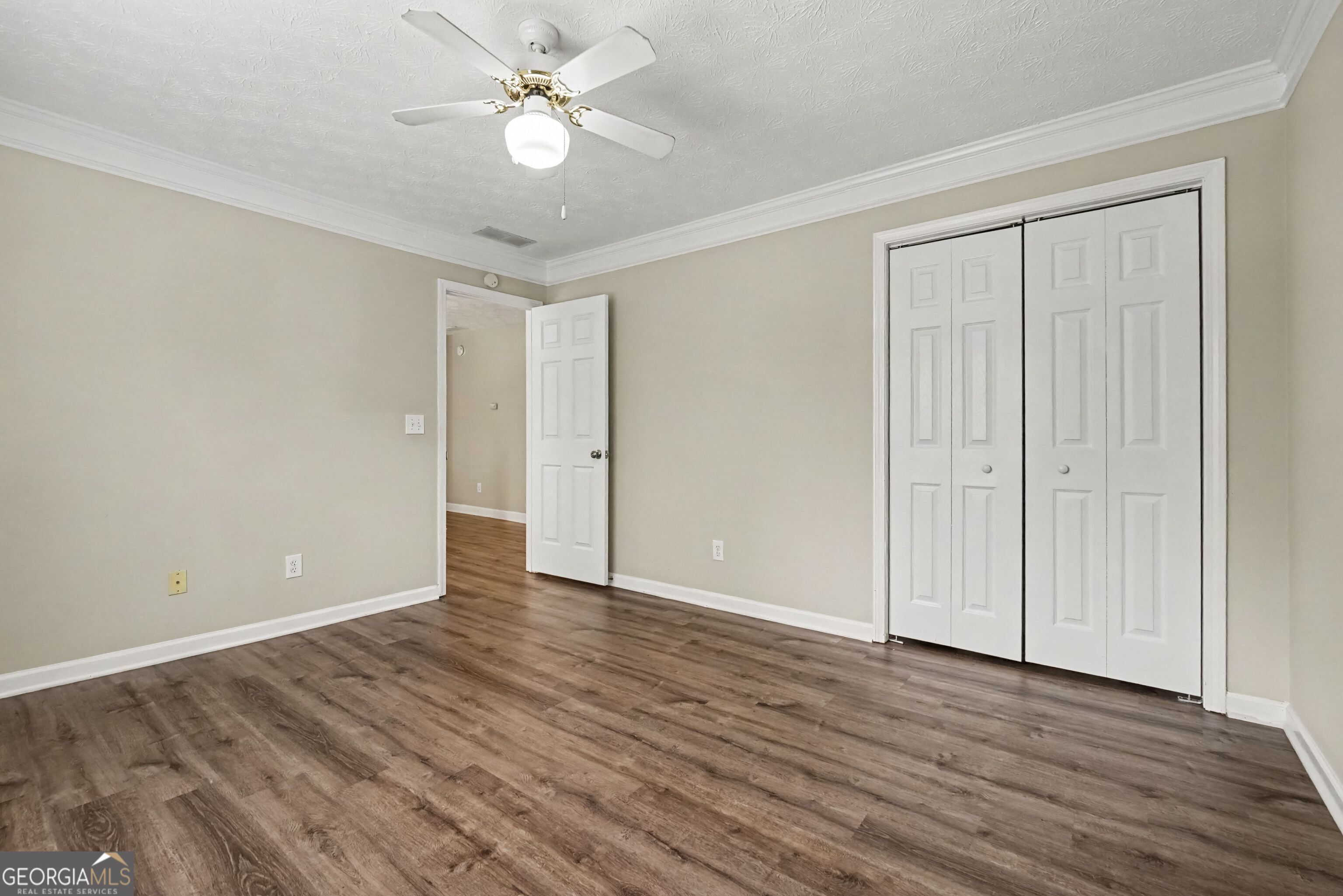 213 Powers Court Property Photo 25