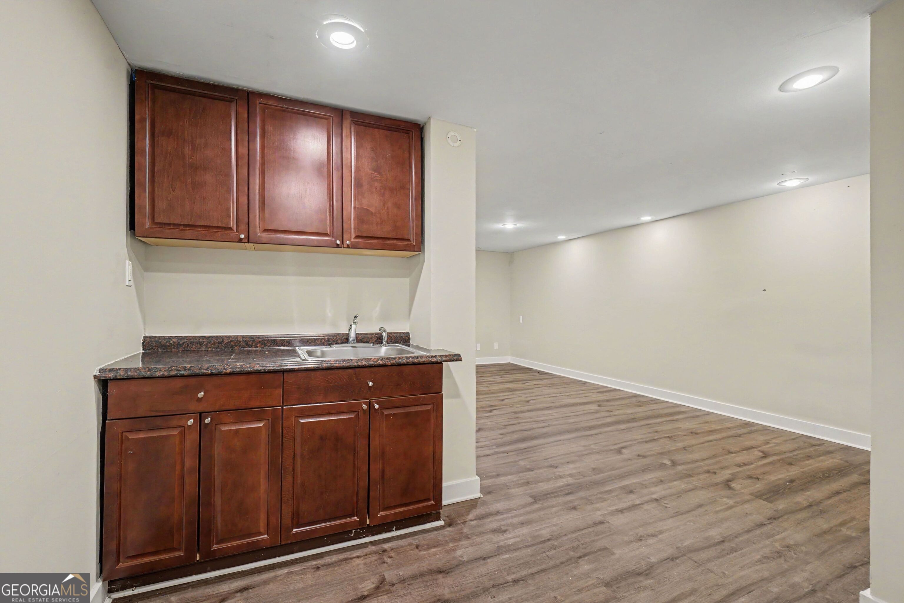 213 Powers Court Property Photo 30