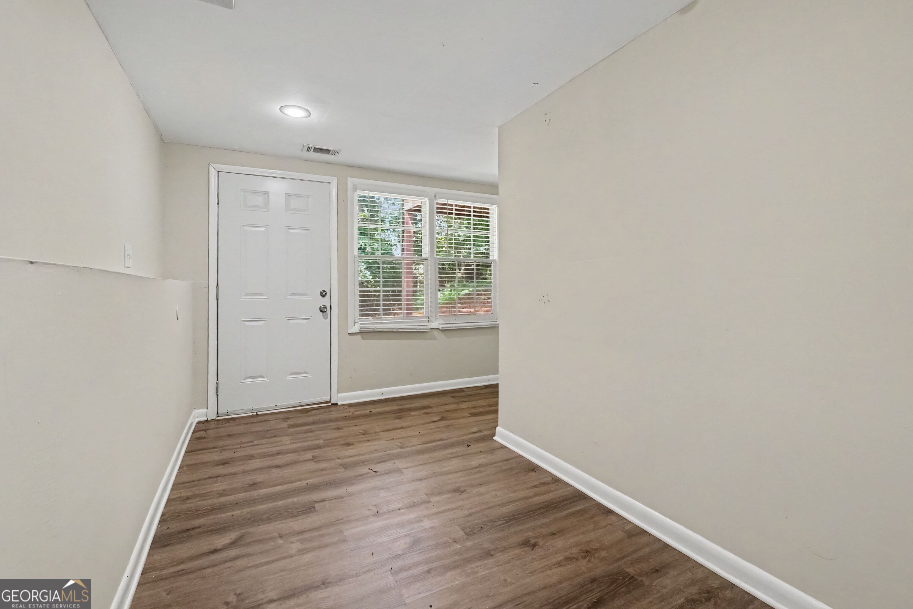 213 Powers Court Property Photo 33