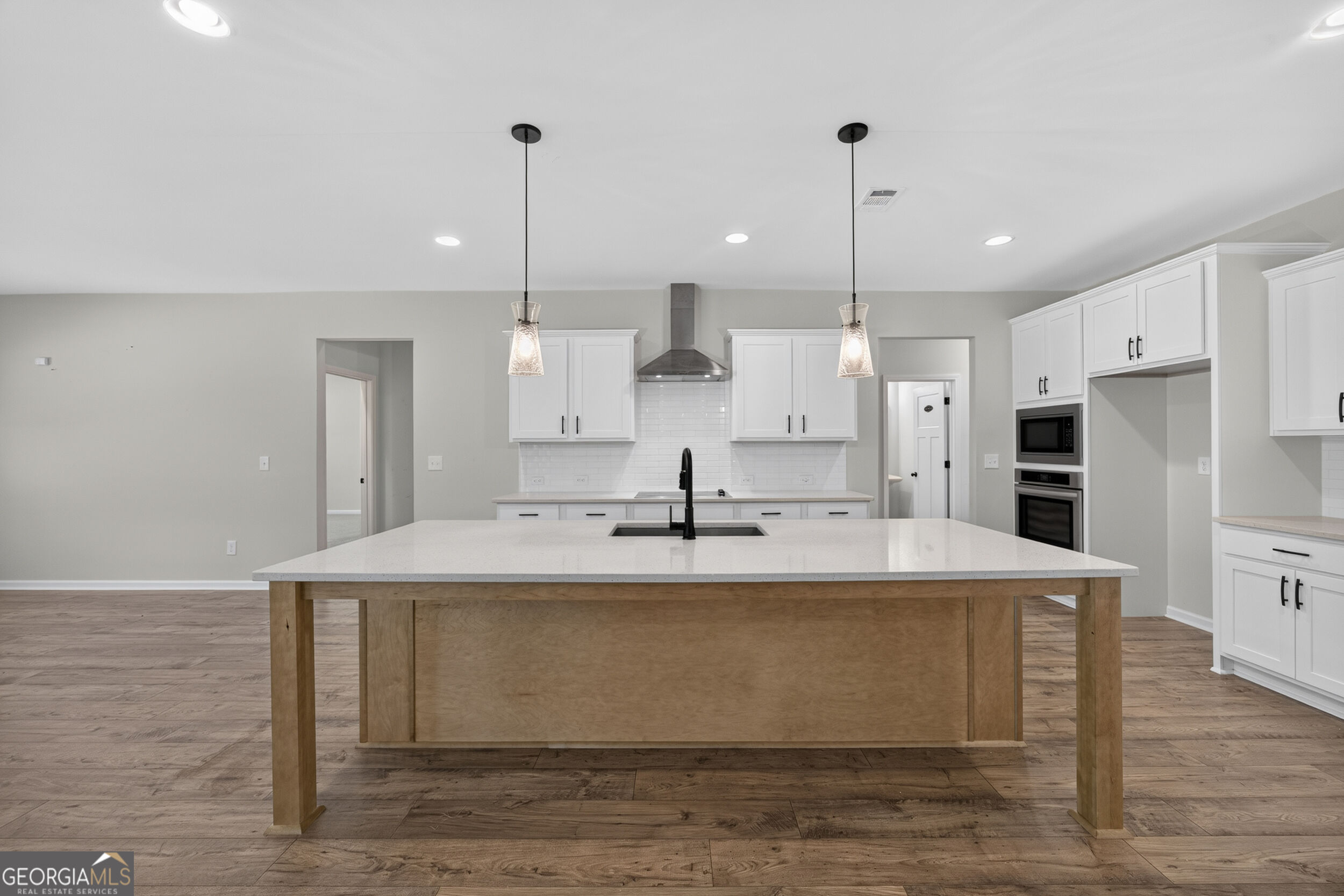 246 Field Road Property Photo 9