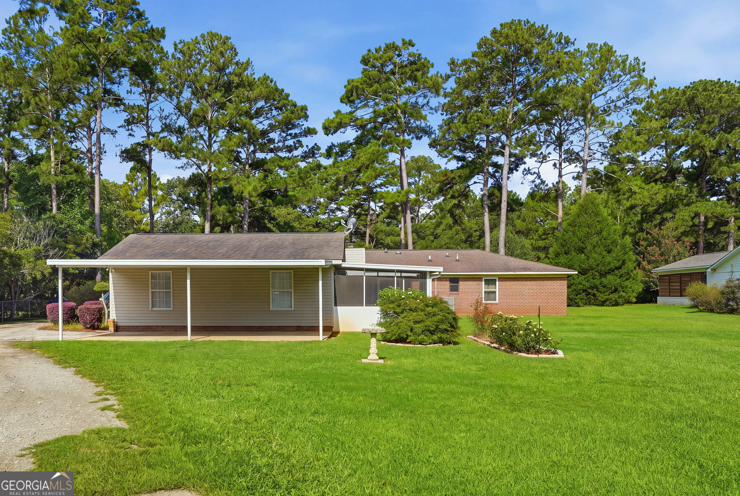 231 Dunaway Drive Property Photo 3