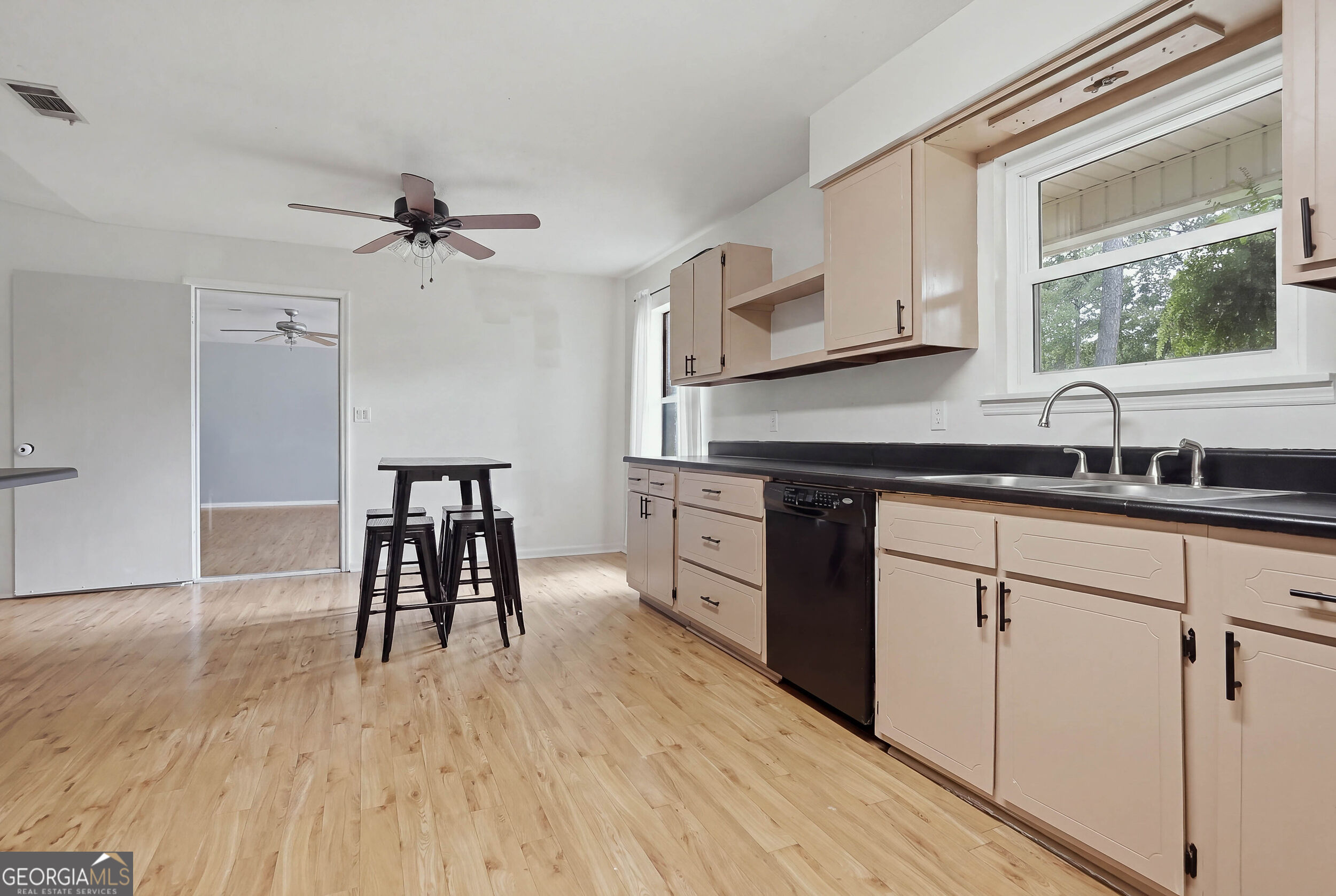 231 Dunaway Drive Property Photo 8