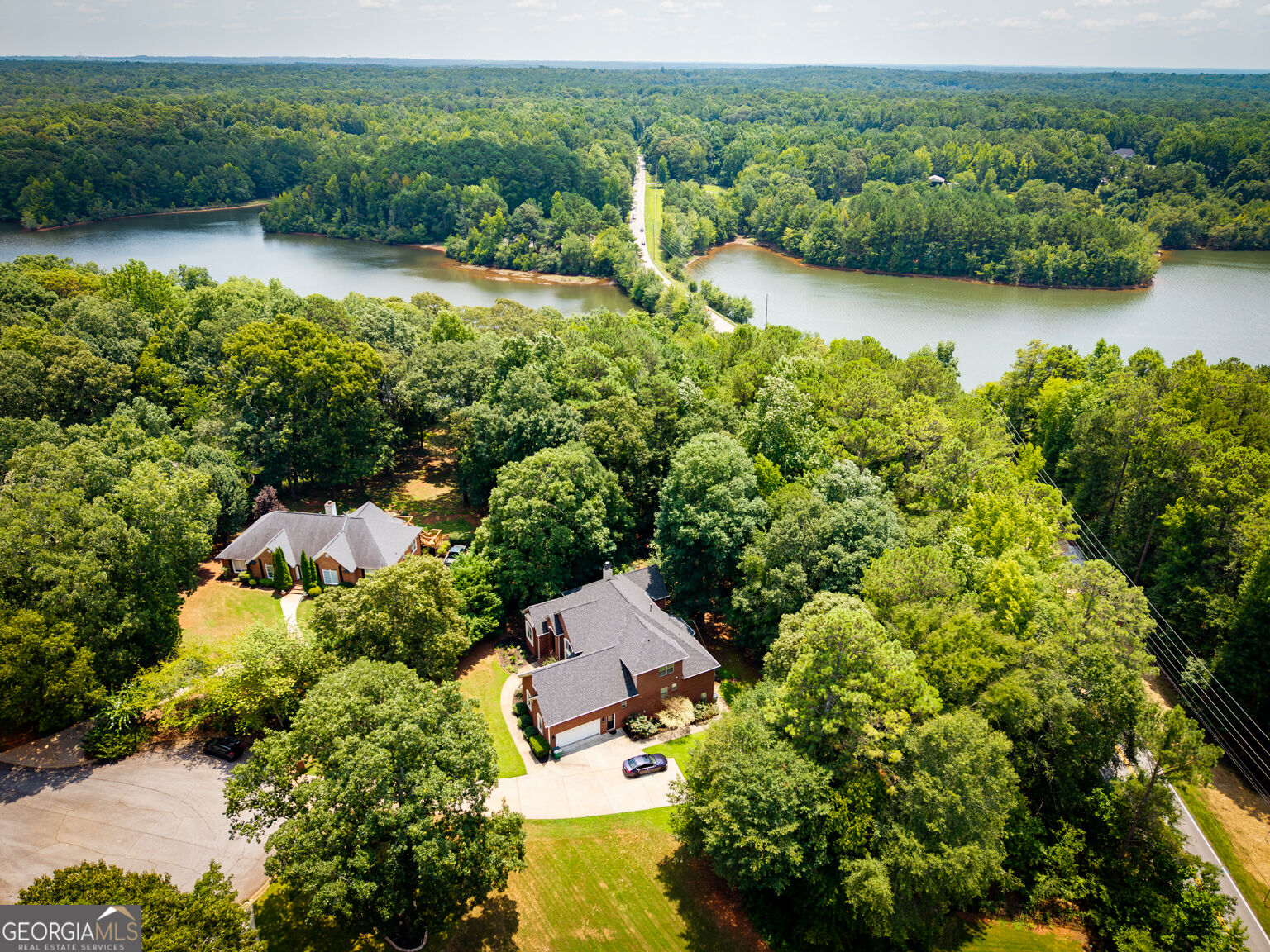 12426 Edgewater Drive Property Photo 6