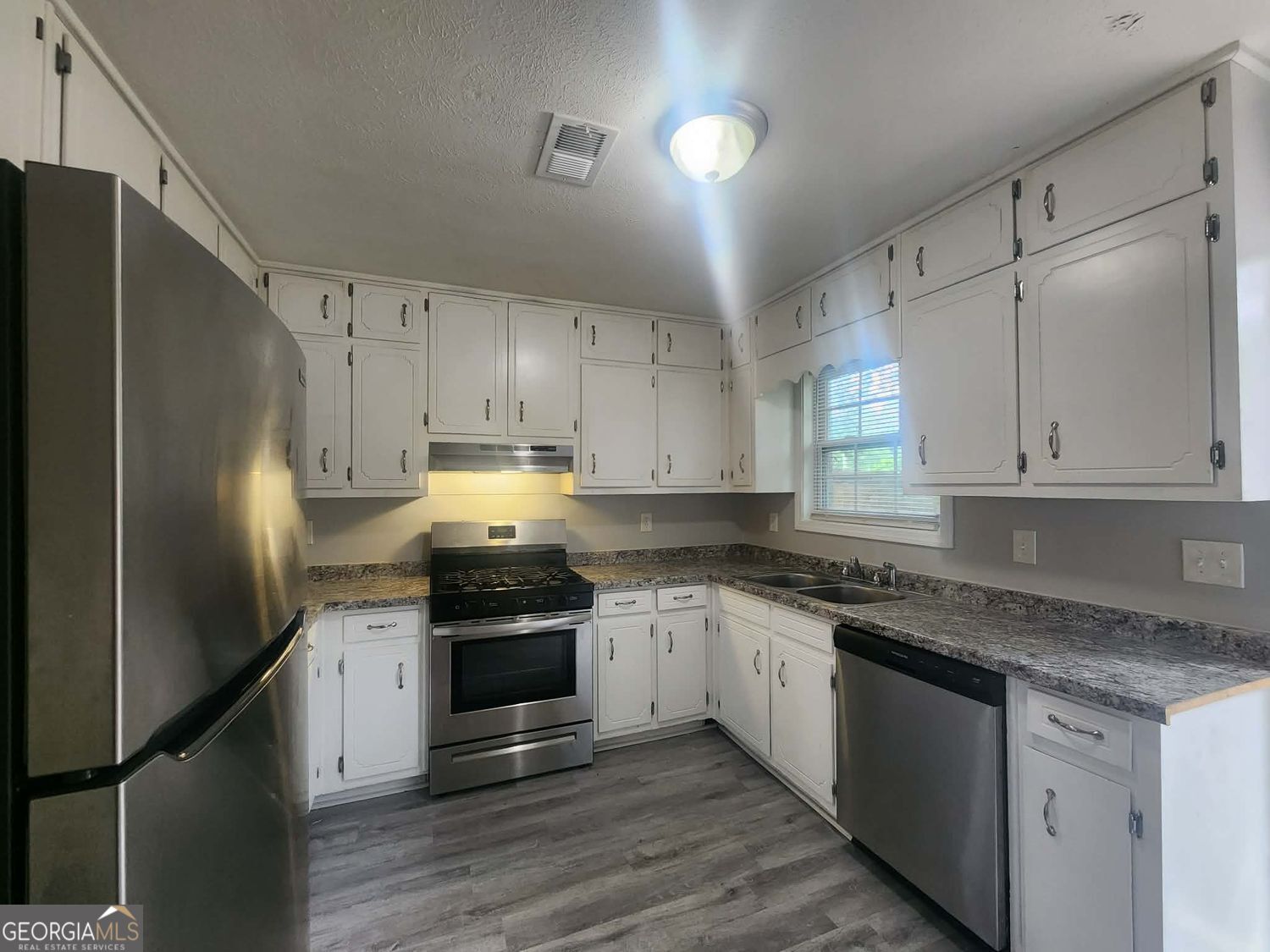 1168 Pinedale Circle Nw Property Photo 6