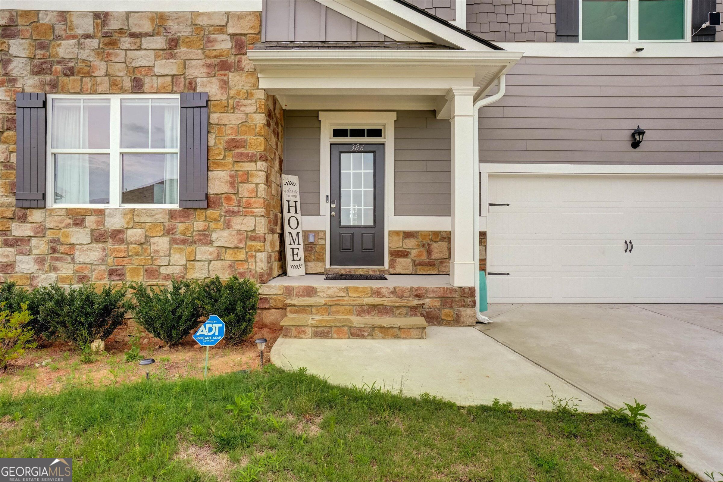 386 Thompson Drive Property Photo 4