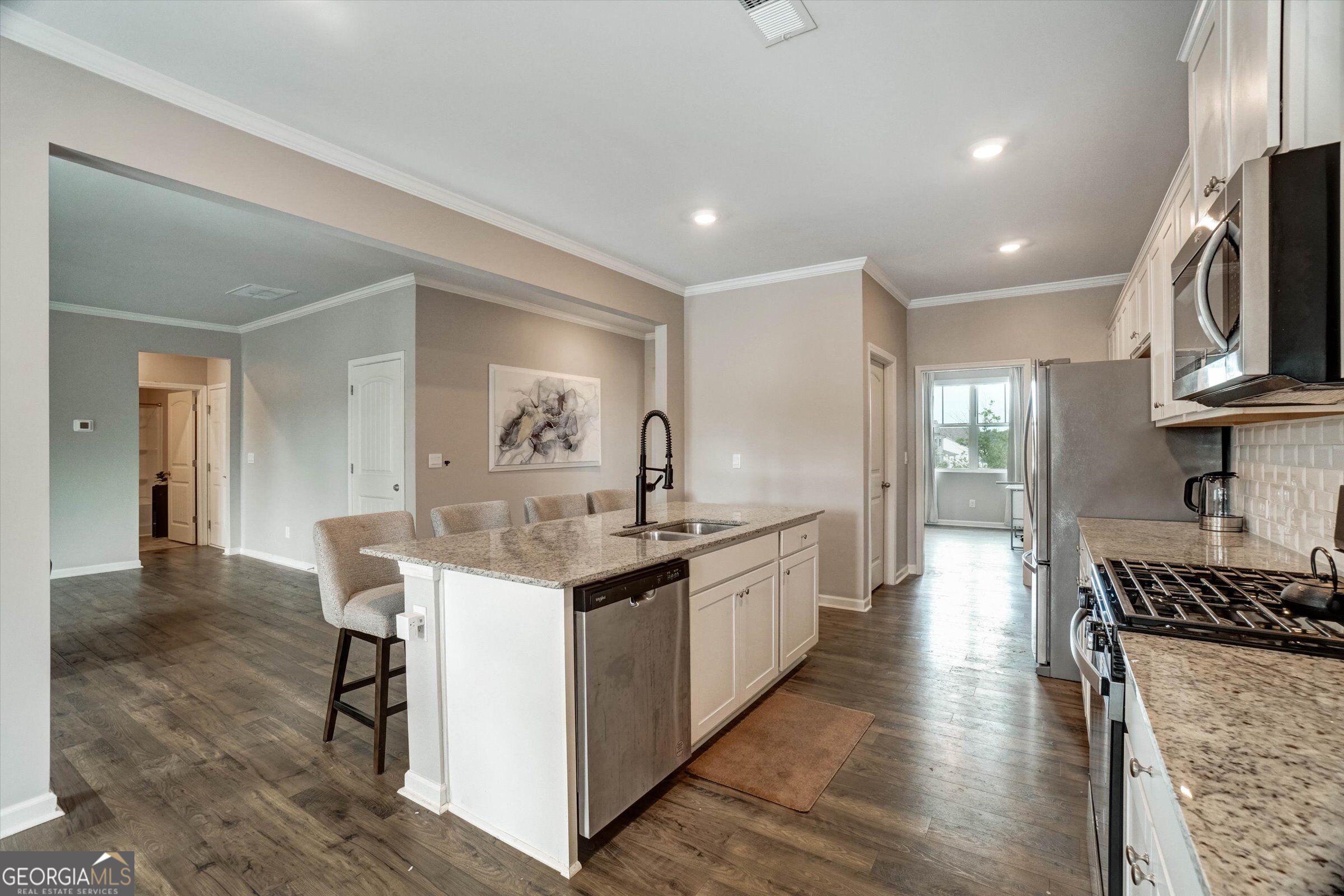 386 Thompson Drive Property Photo 11