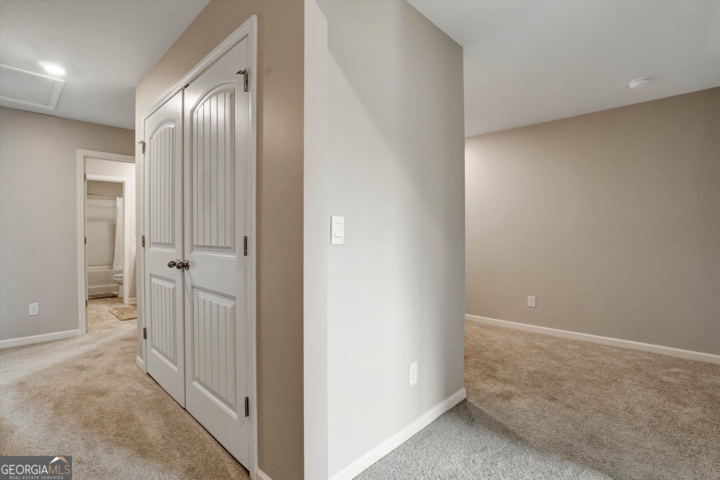 386 Thompson Drive Property Photo 37