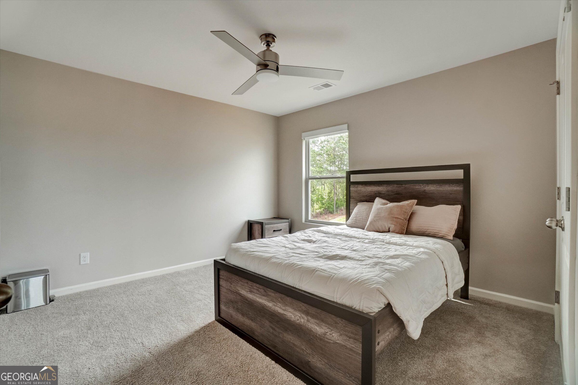 386 Thompson Drive Property Photo 40