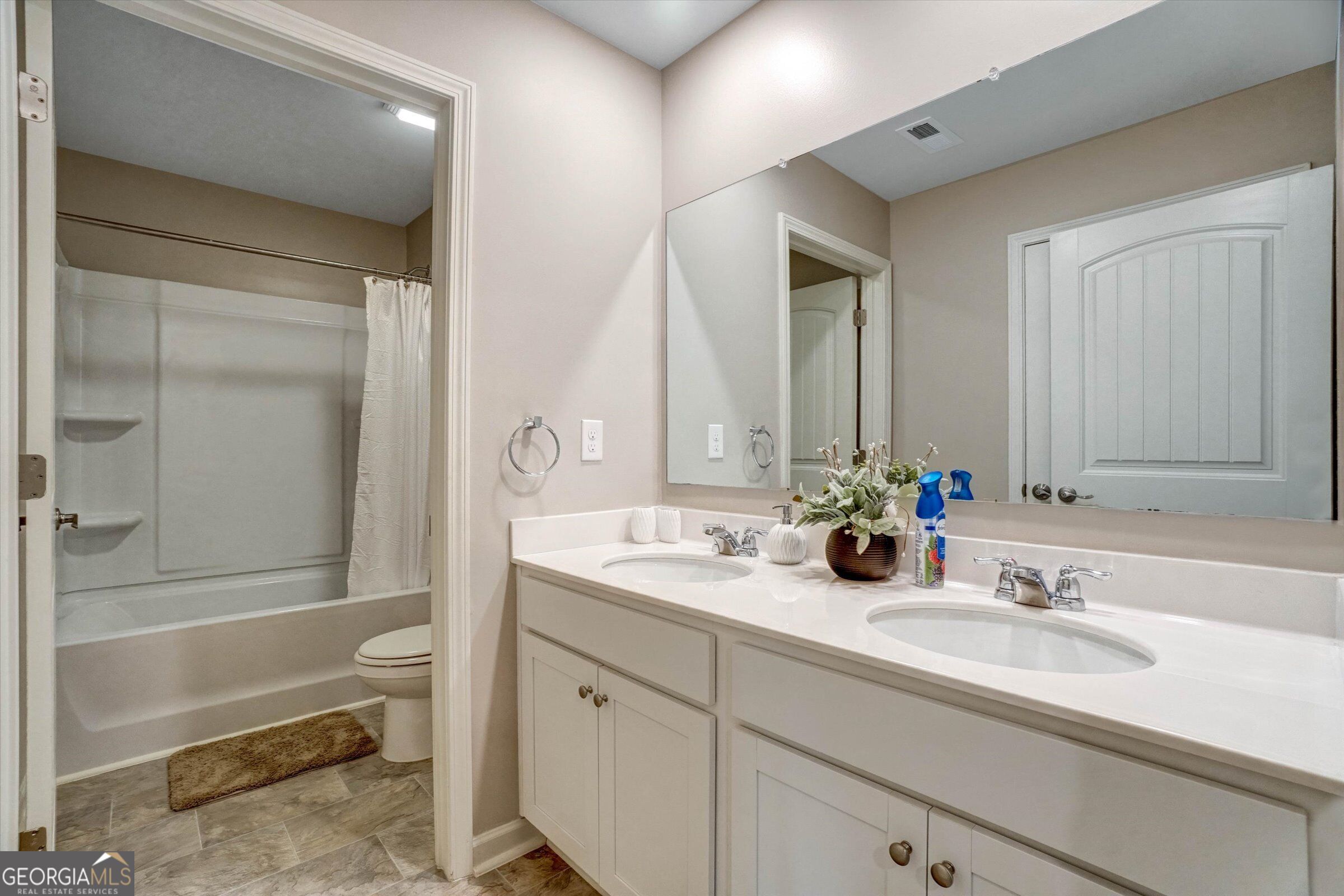 386 Thompson Drive Property Photo 41