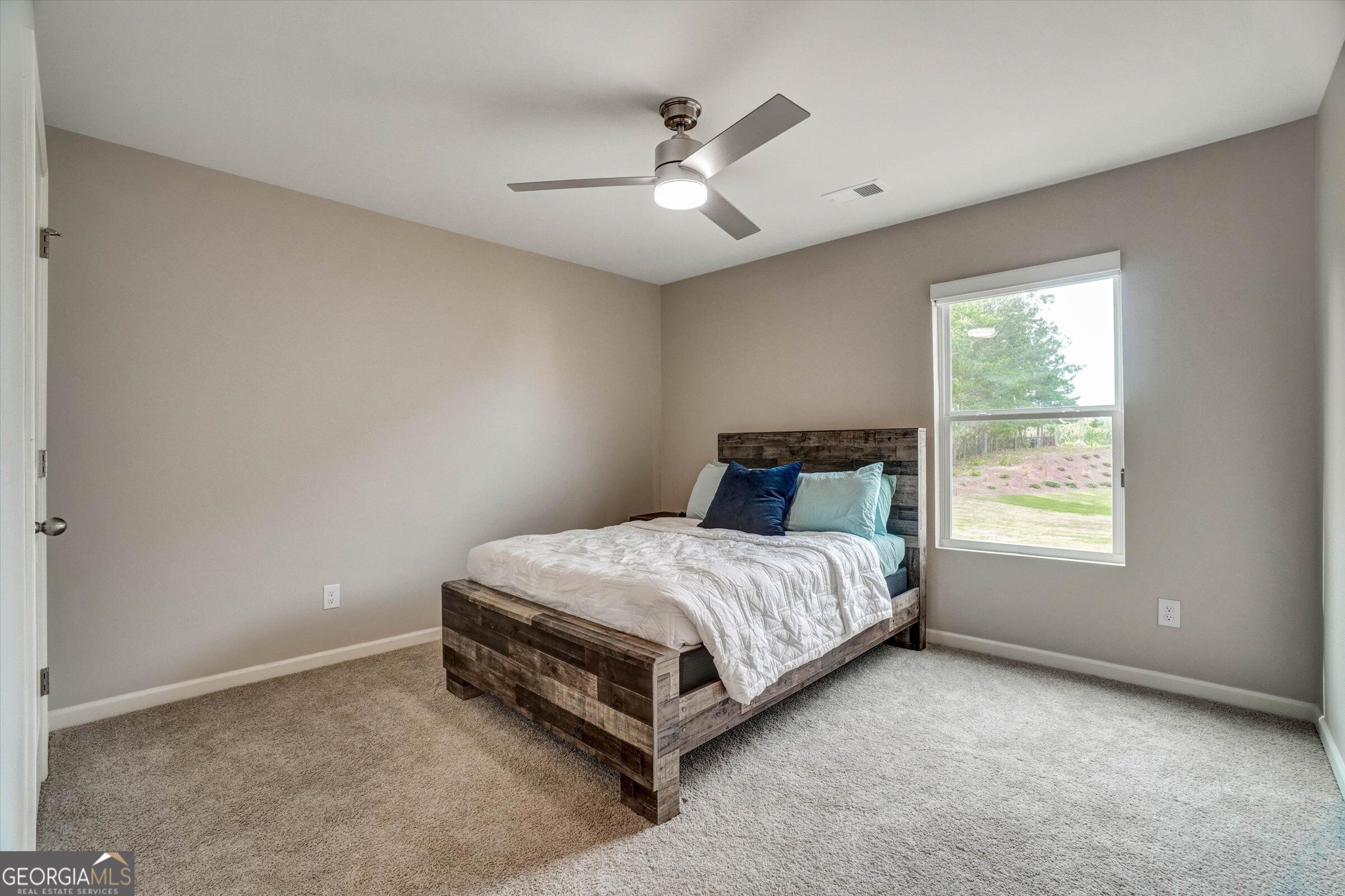 386 Thompson Drive Property Photo 42