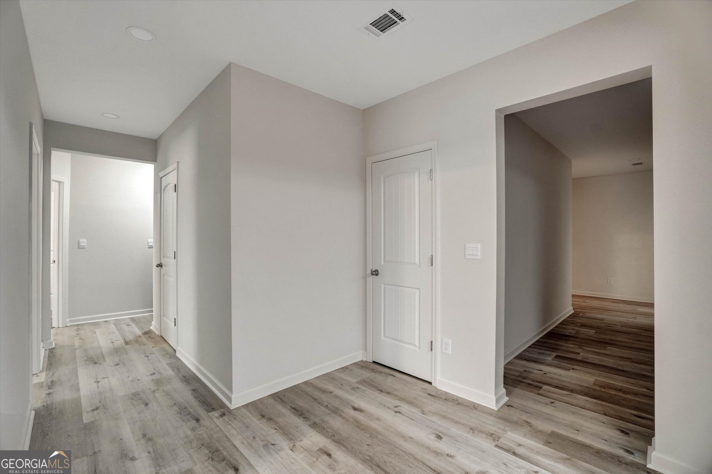 386 Thompson Drive Property Photo 58