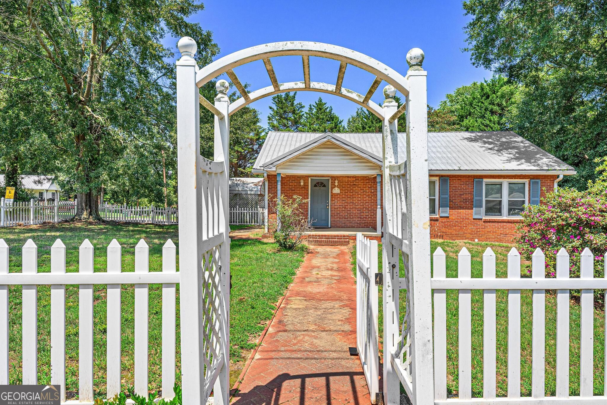 211 Harmony Street Property Photo 2