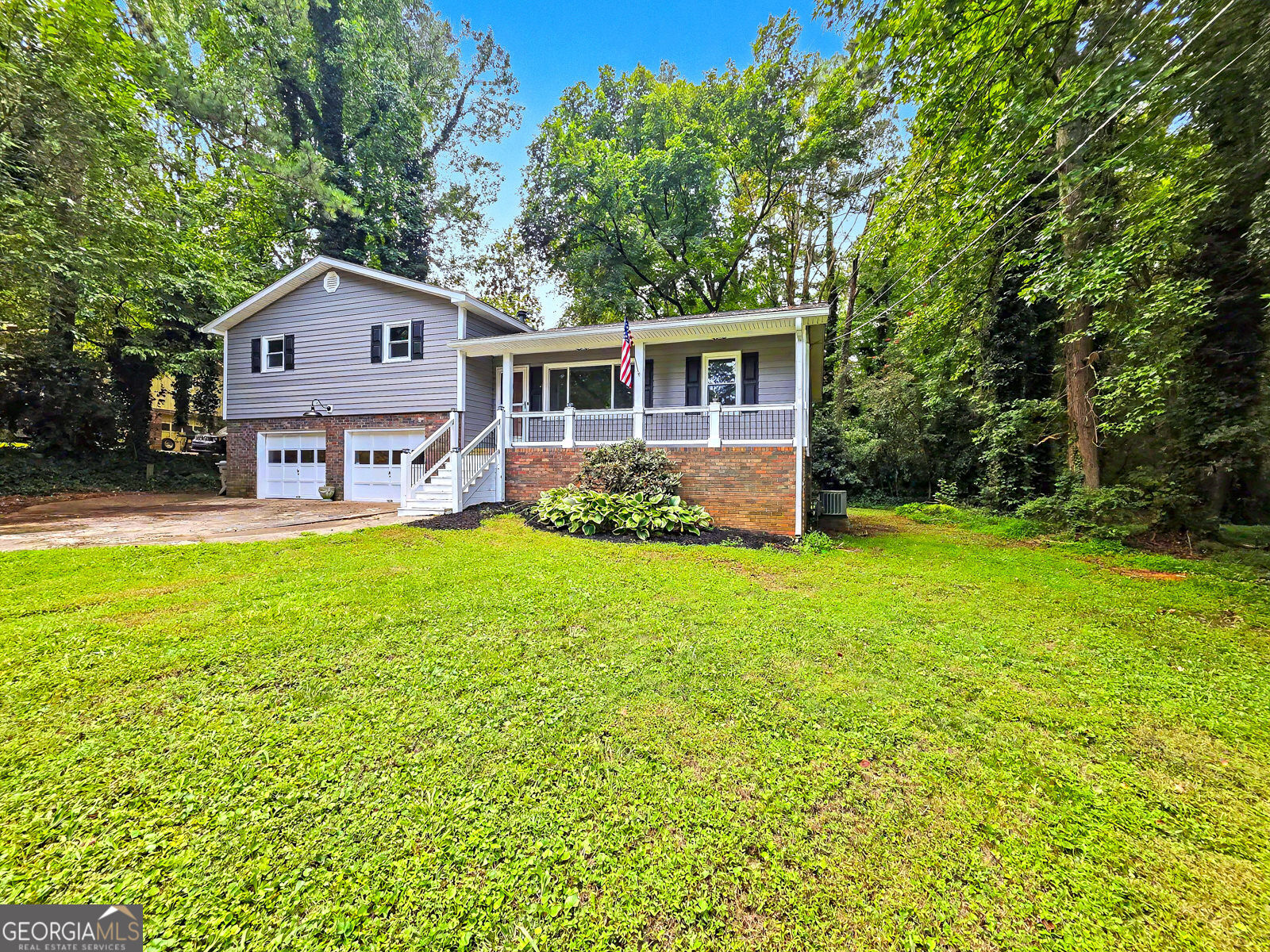 2704 Kozy Court Ne Property Photo 1