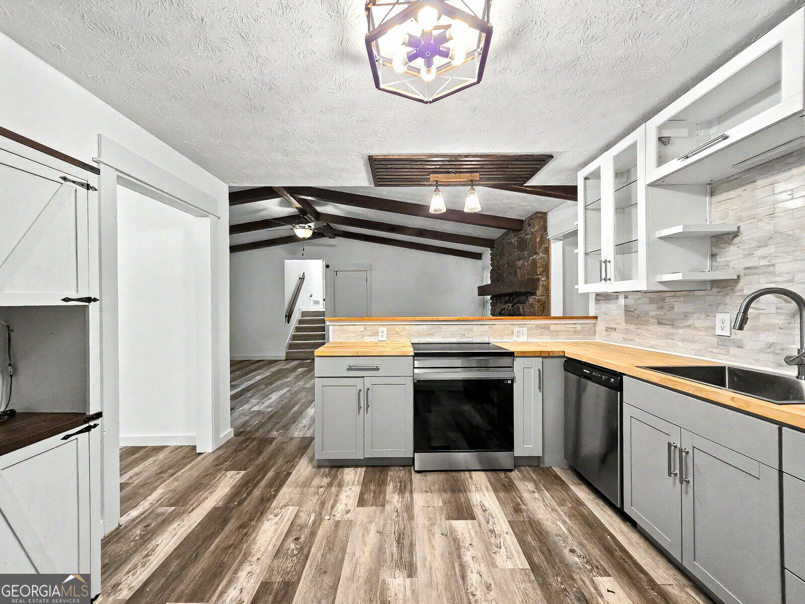 2704 Kozy Court Ne Property Photo 7
