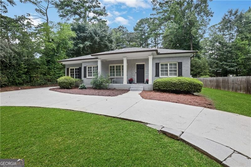 3252 Lavista Road Property Photo 6