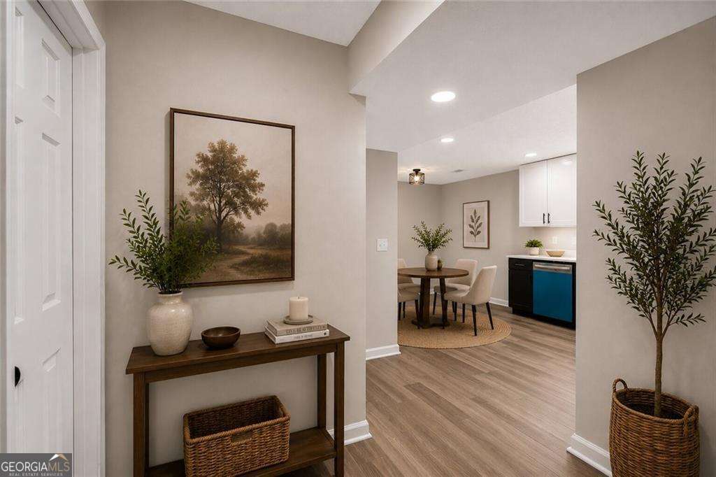 1044 Autumn Crest Court Property Photo 7