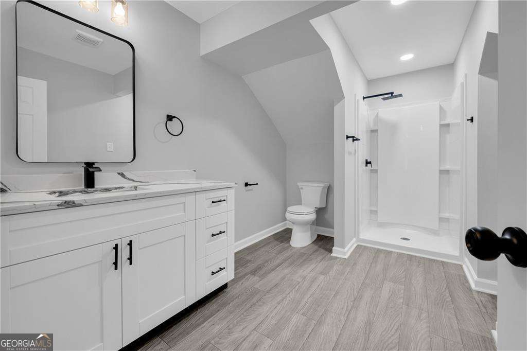 1044 Autumn Crest Court Property Photo 17