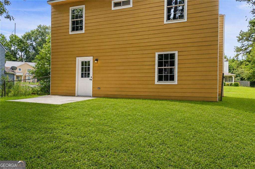 1044 Autumn Crest Court Property Photo 19