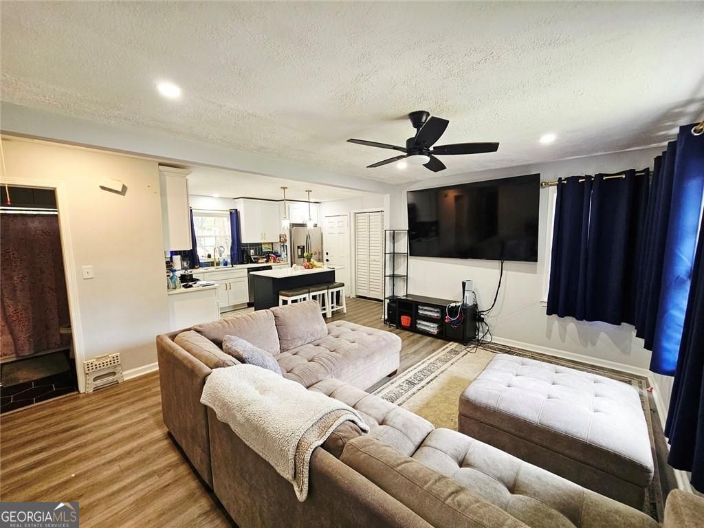 2096 Venesa Circle Property Photo 4