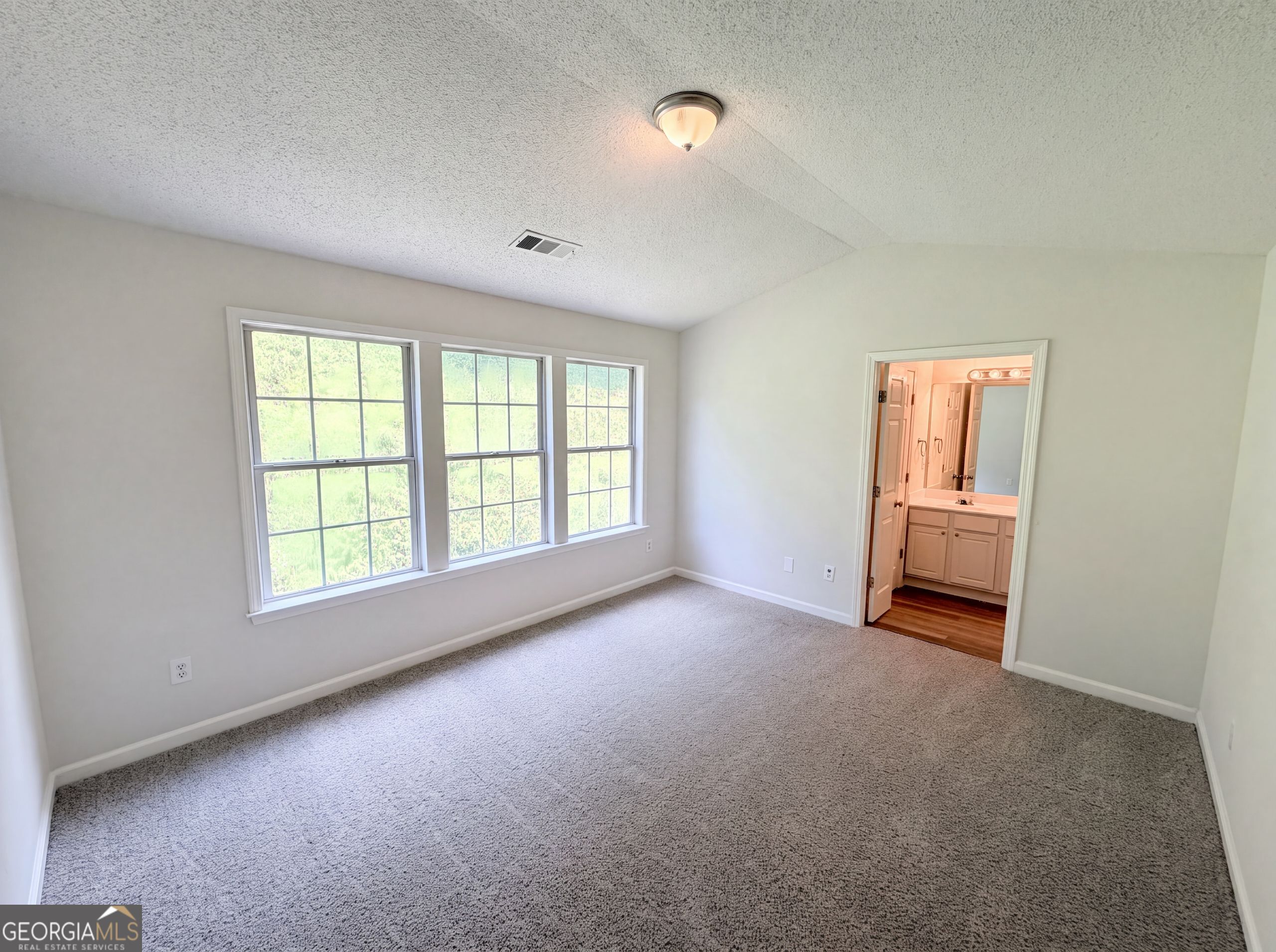 9155 Nesbit Ferry Road # 53 Property Photo 4