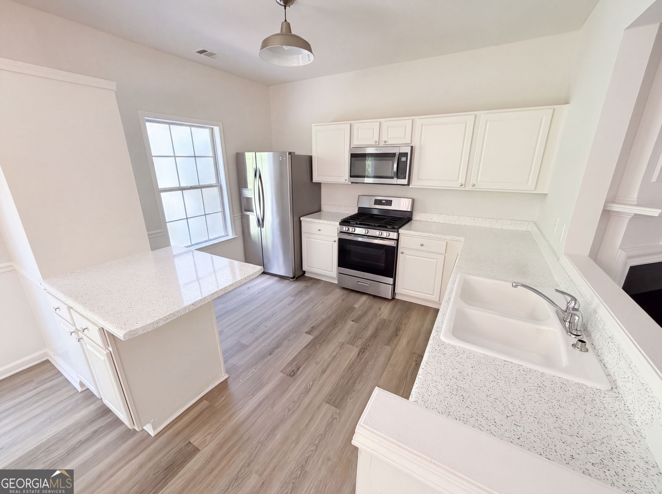 9155 Nesbit Ferry Road # 53 Property Photo 8