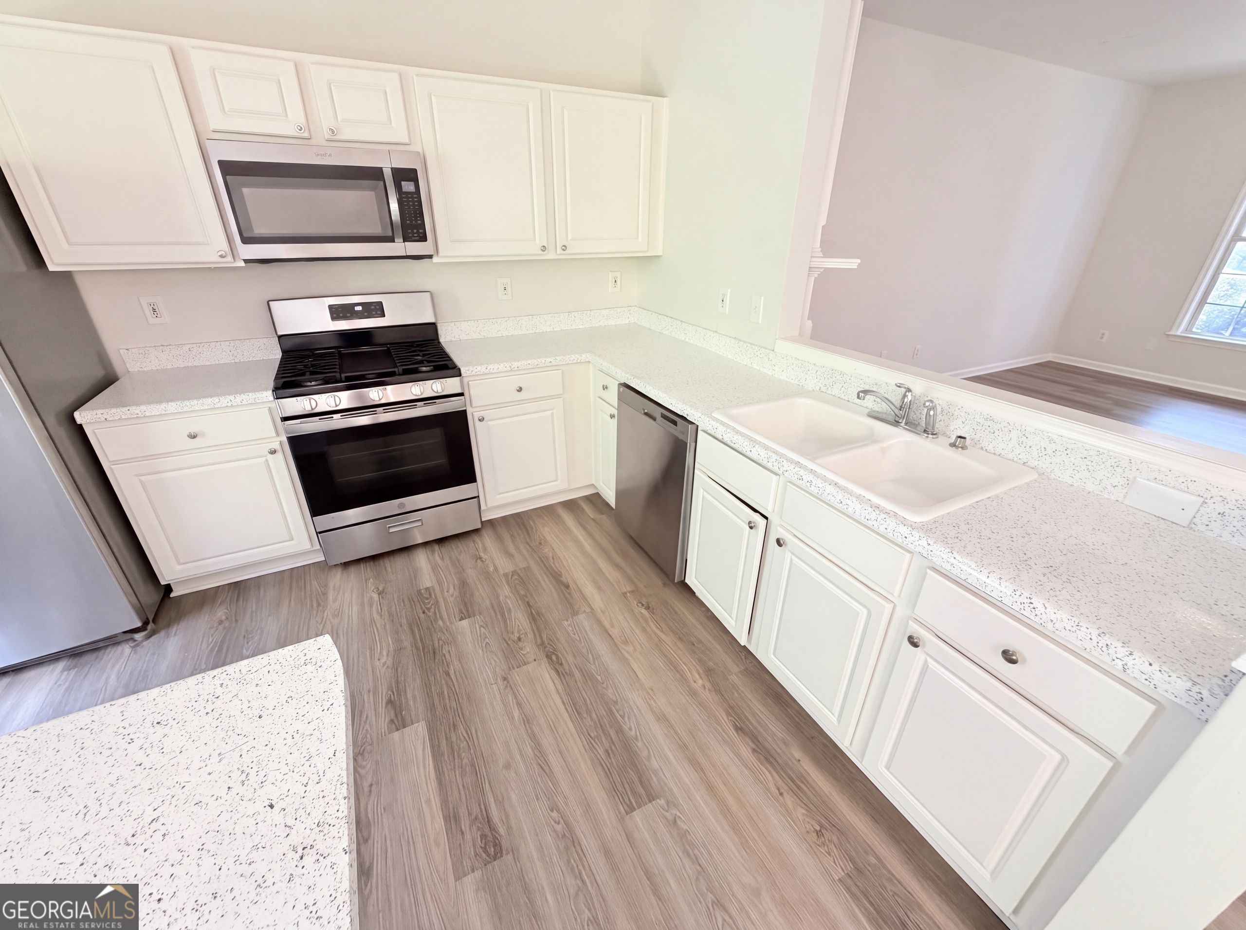 9155 Nesbit Ferry Road # 53 Property Photo 9