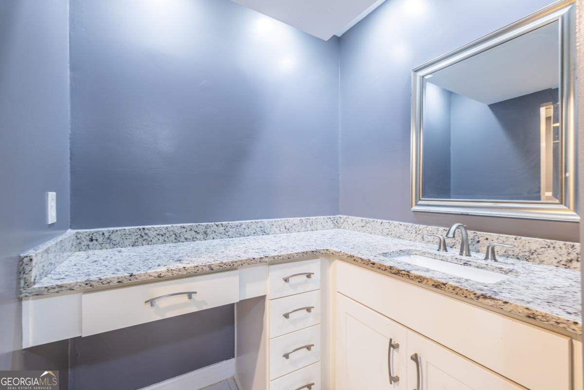 1006 Donegal Se Property Photo 24