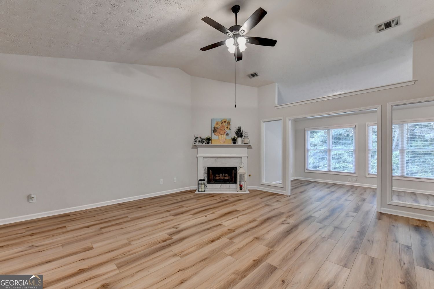 1581 Highland Bluff Court Property Photo 5