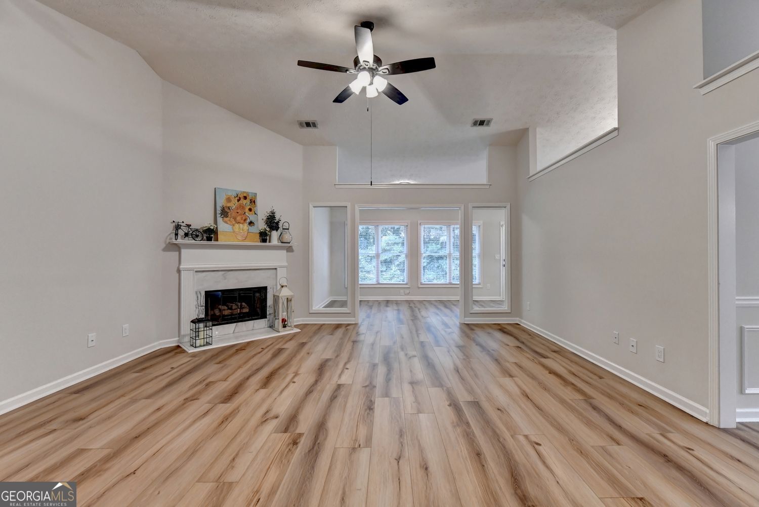 1581 Highland Bluff Court Property Photo 6