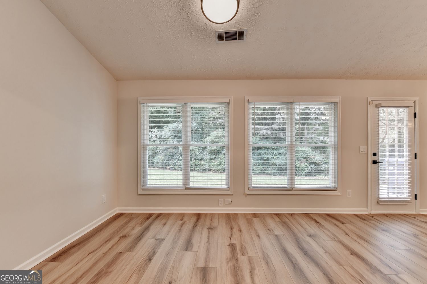 1581 Highland Bluff Court Property Photo 15