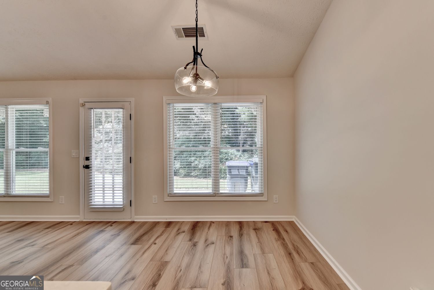 1581 Highland Bluff Court Property Photo 29