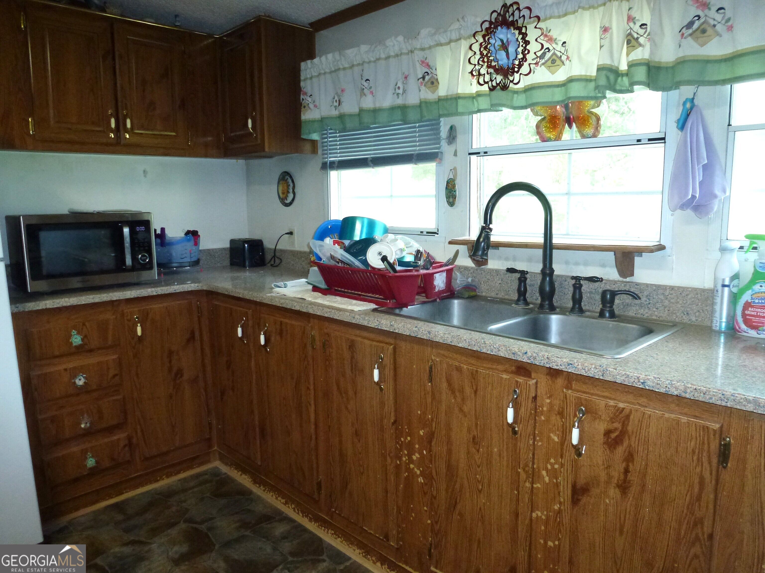 2489 Mosley Road Property Photo 3