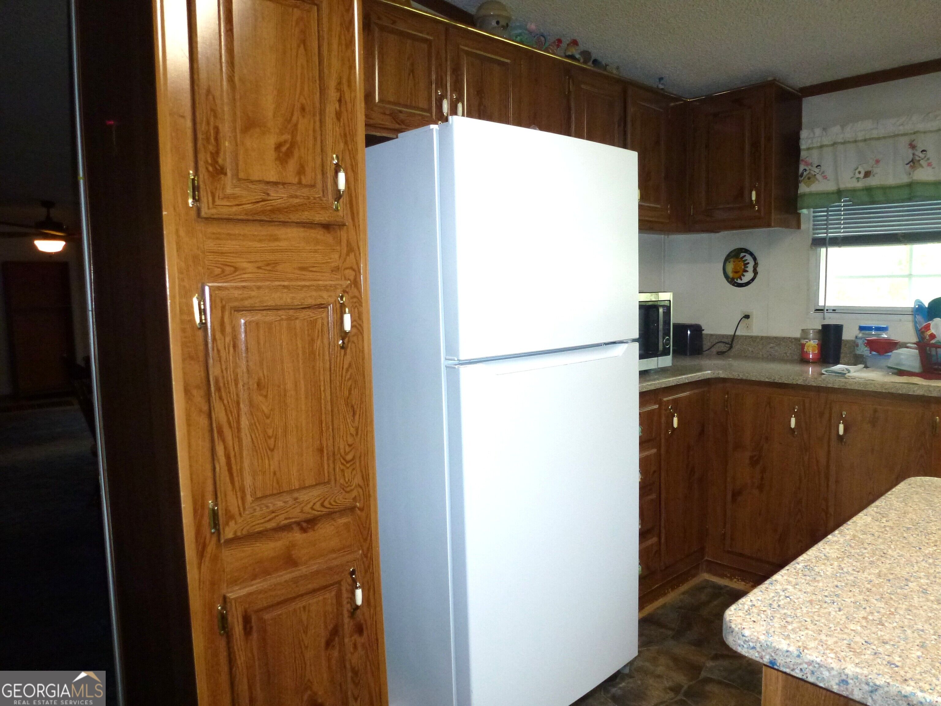 2489 Mosley Road Property Photo 4
