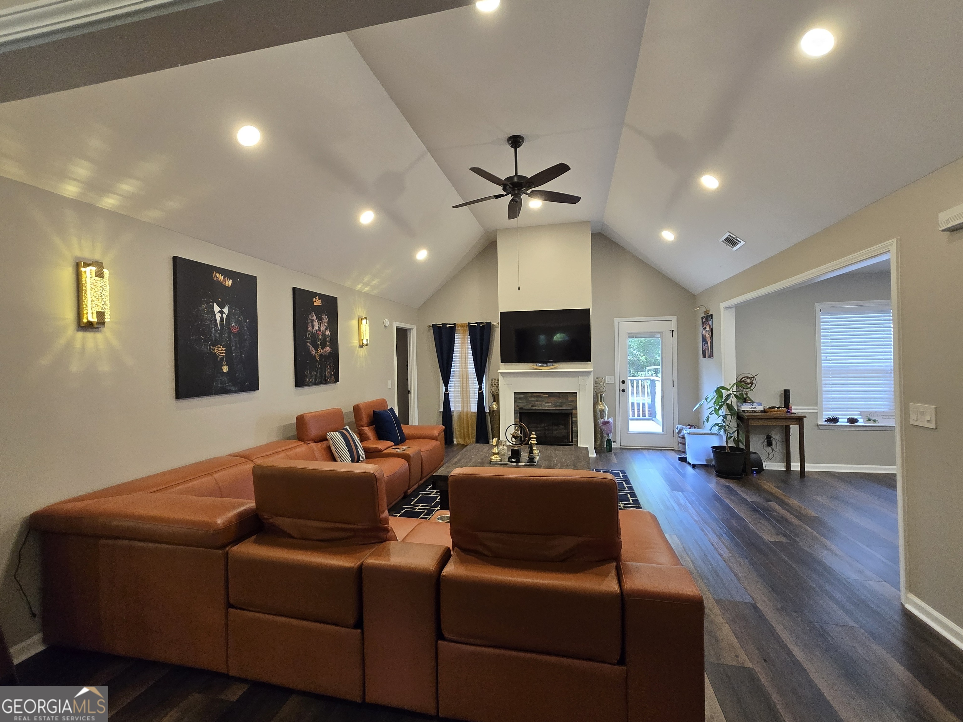 1612 Harvest Way Property Photo 4