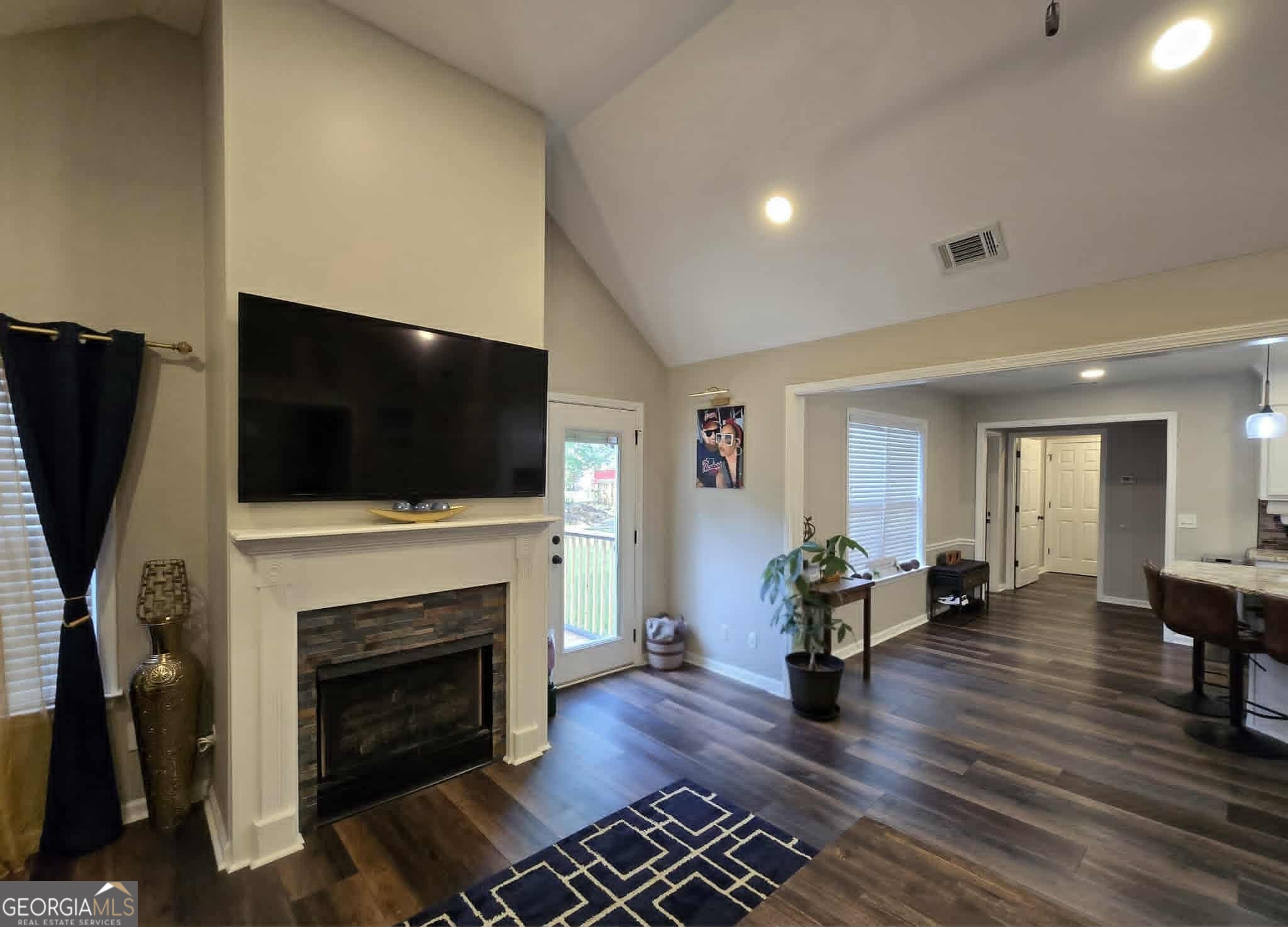 1612 Harvest Way Property Photo 8