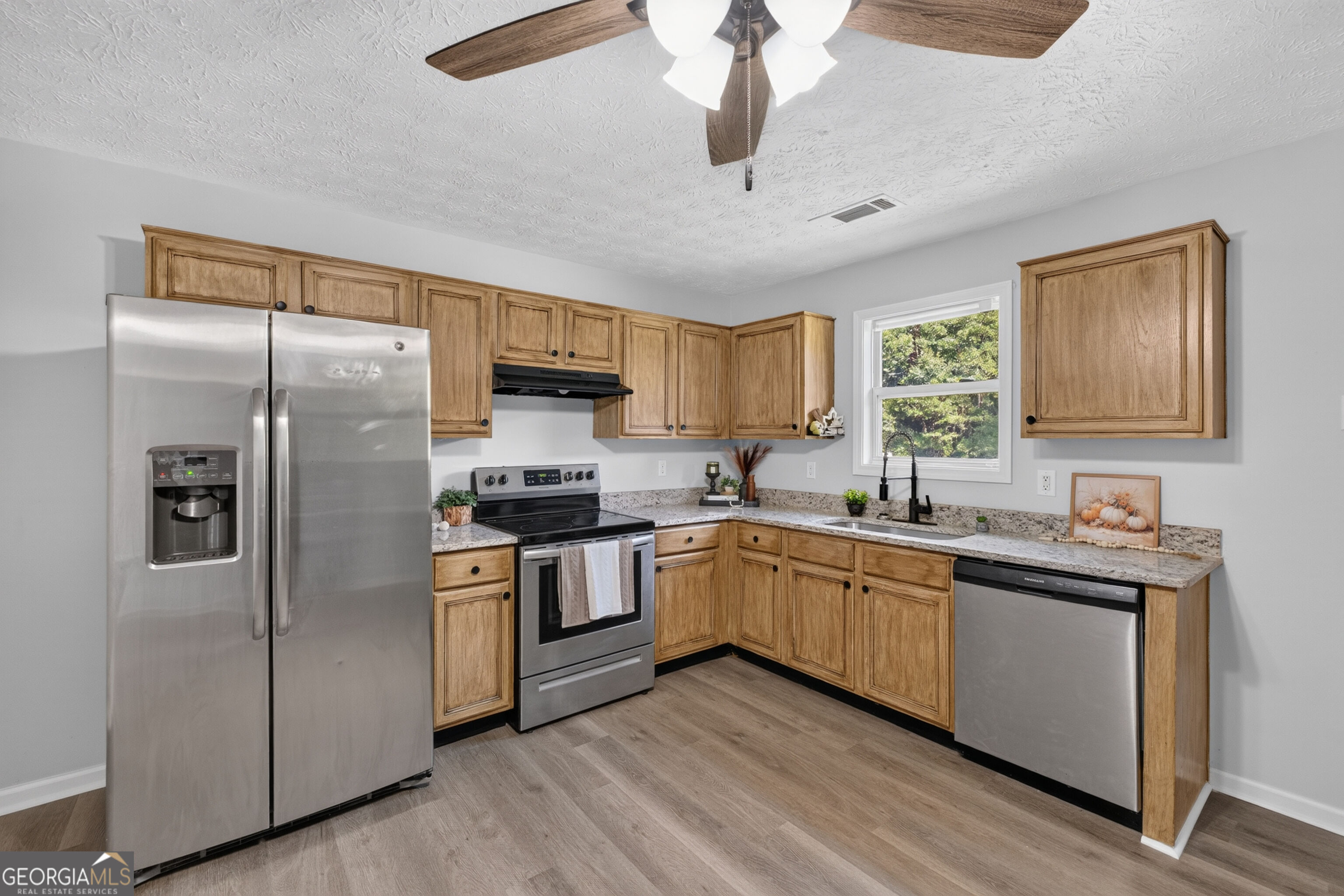 1300 Hill Street Property Photo 16
