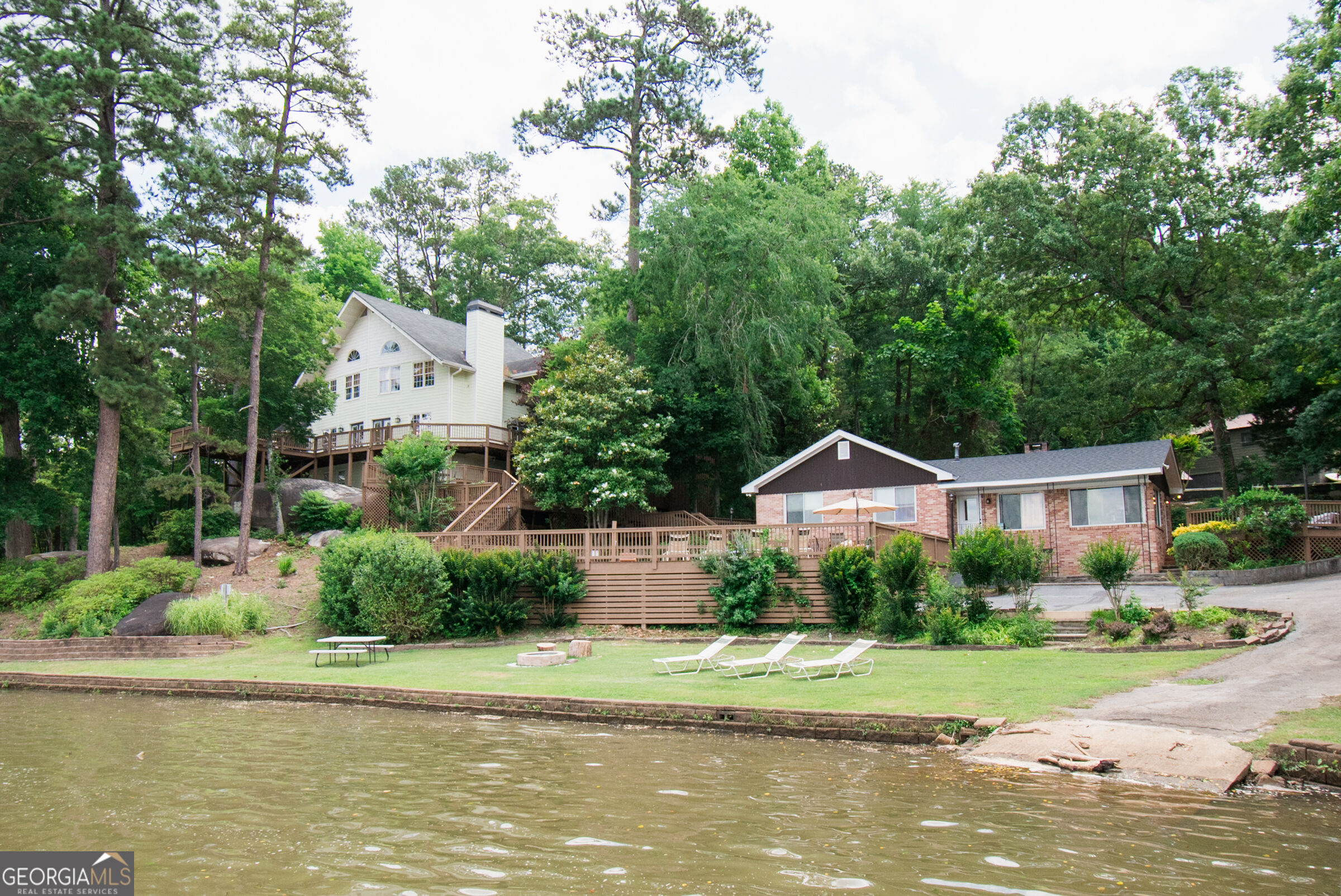 740 Rocky Point Road Property Photo 1