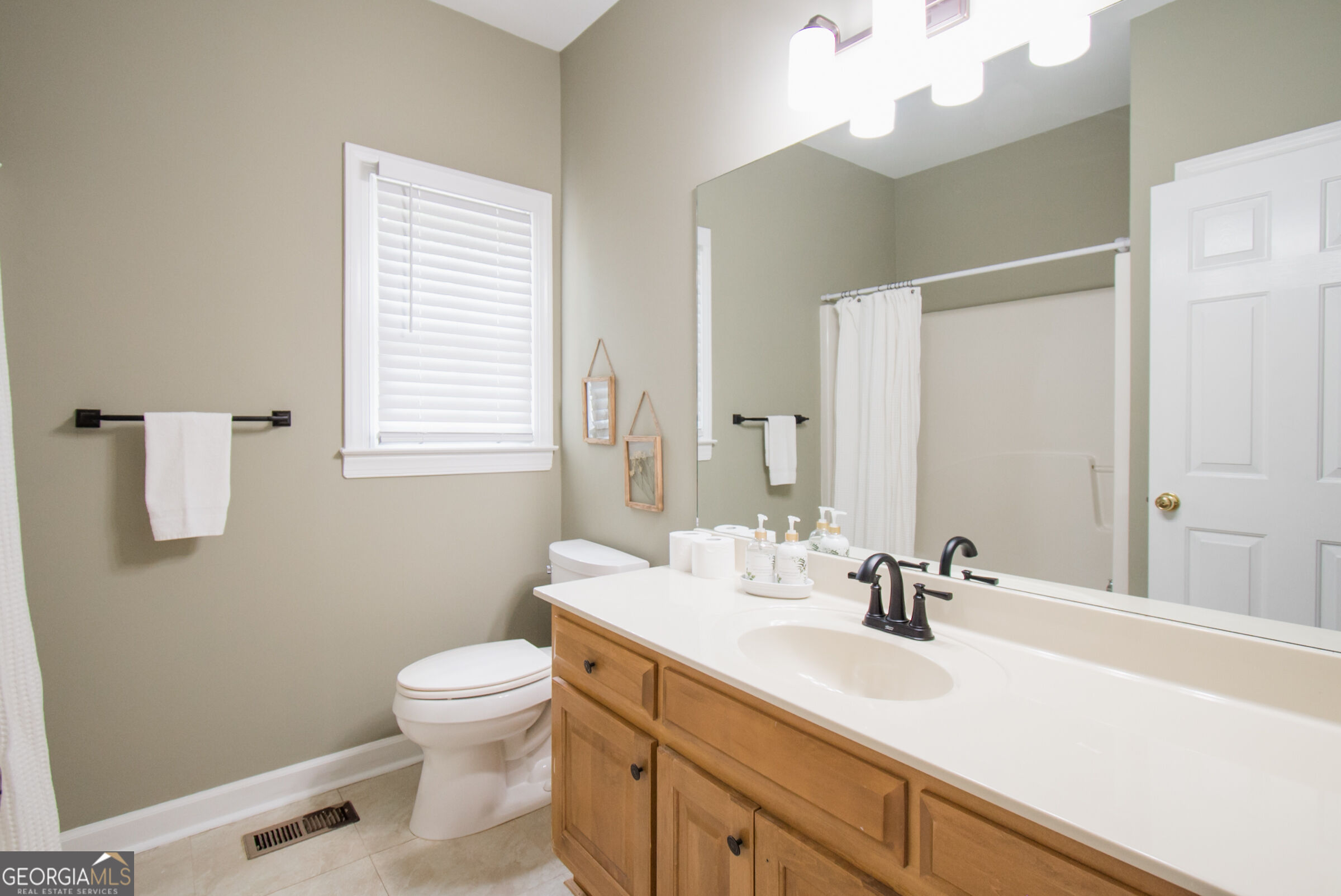 740 Rocky Point Road Property Photo 7