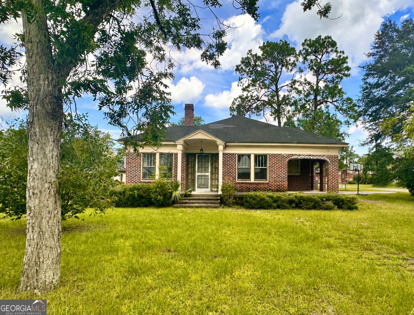 609 Holly Street Property Photo 1