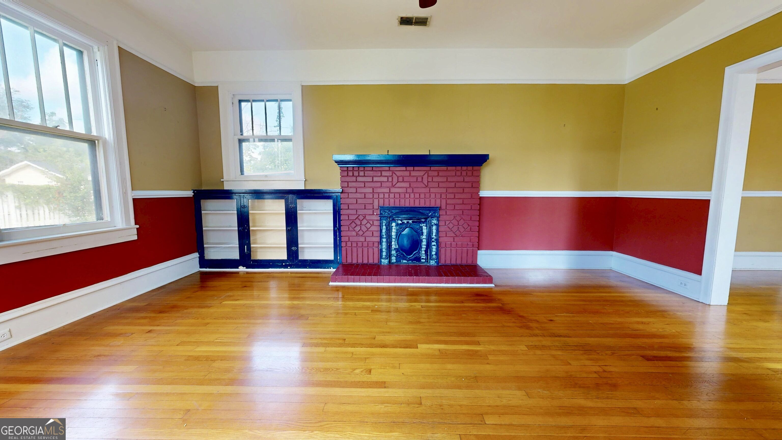 609 Holly Street Property Photo 2