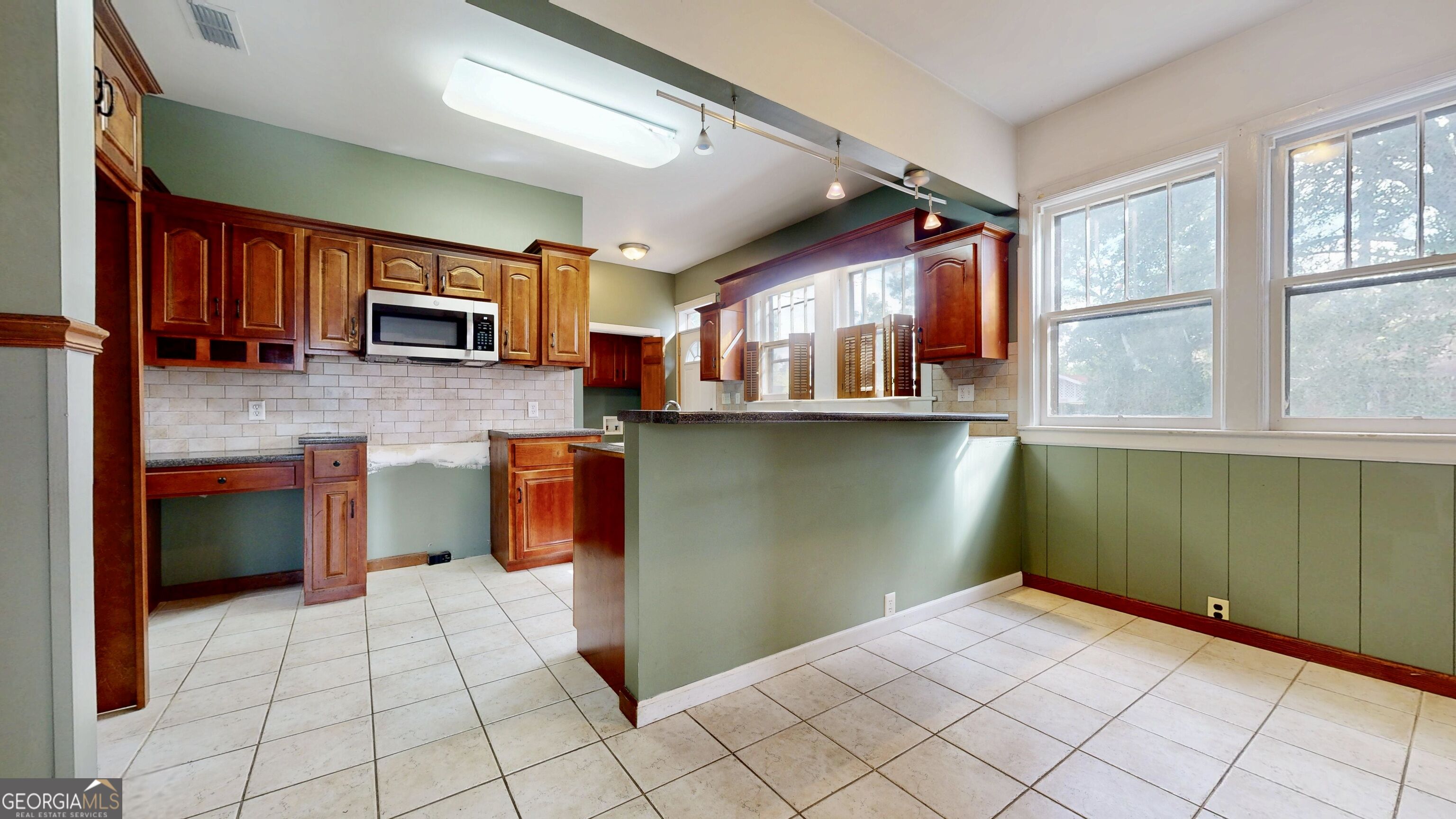609 Holly Street Property Photo 4