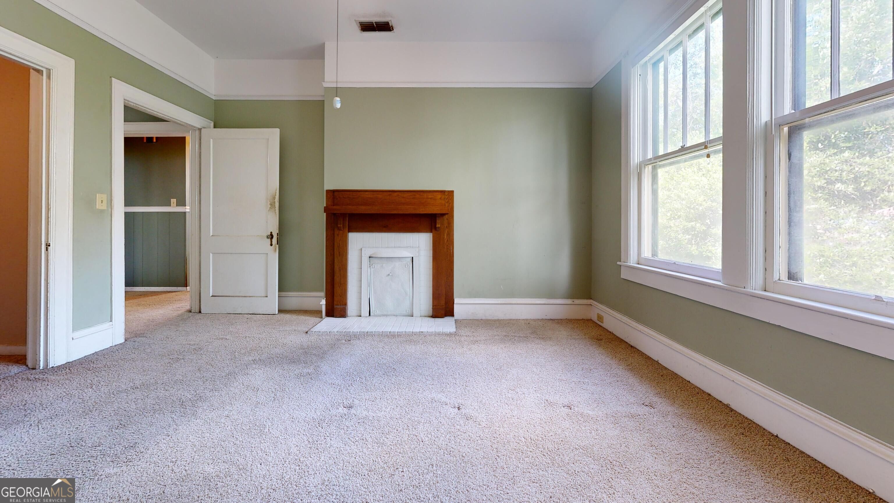 609 Holly Street Property Photo 5