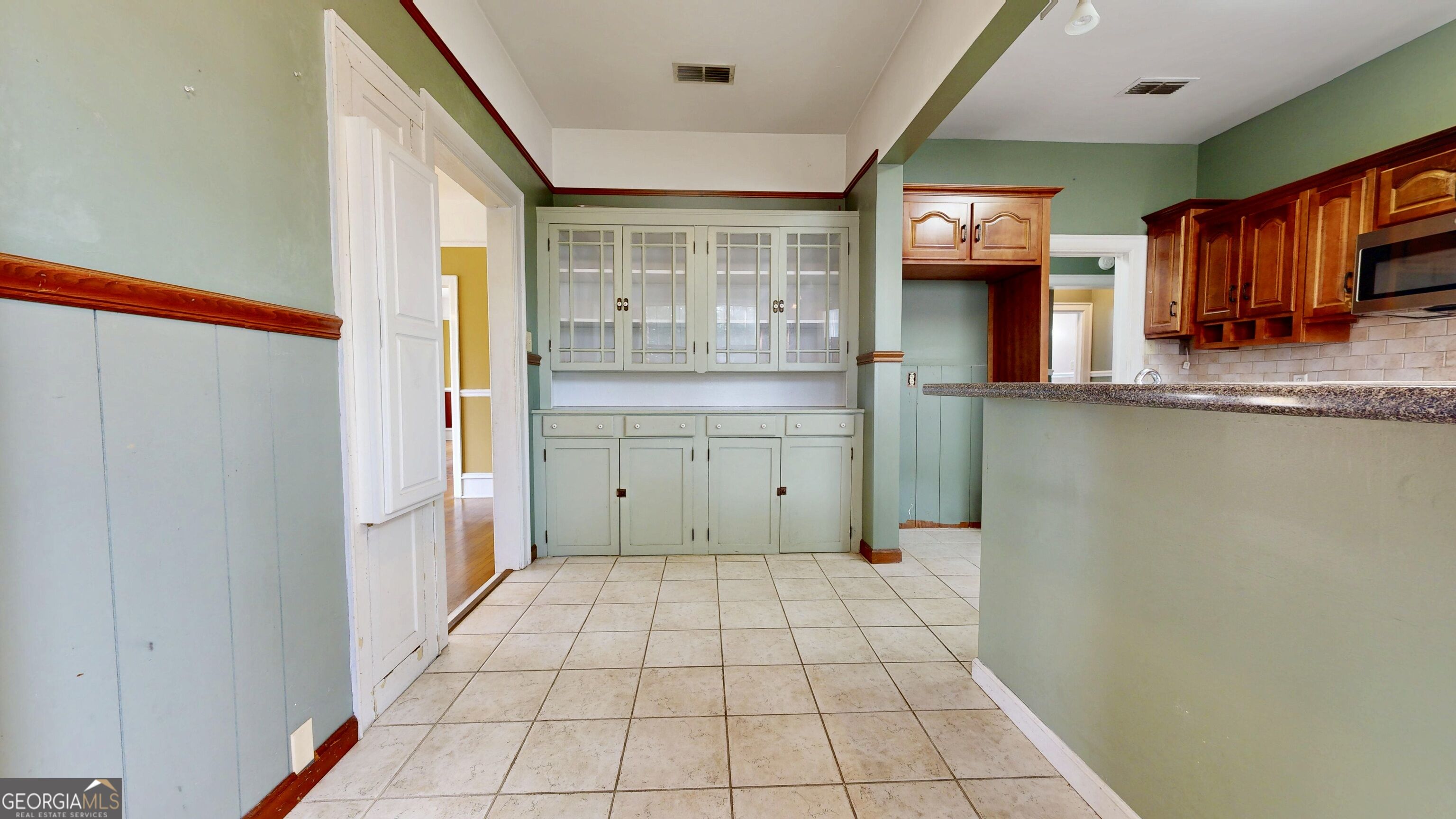 609 Holly Street Property Photo 6