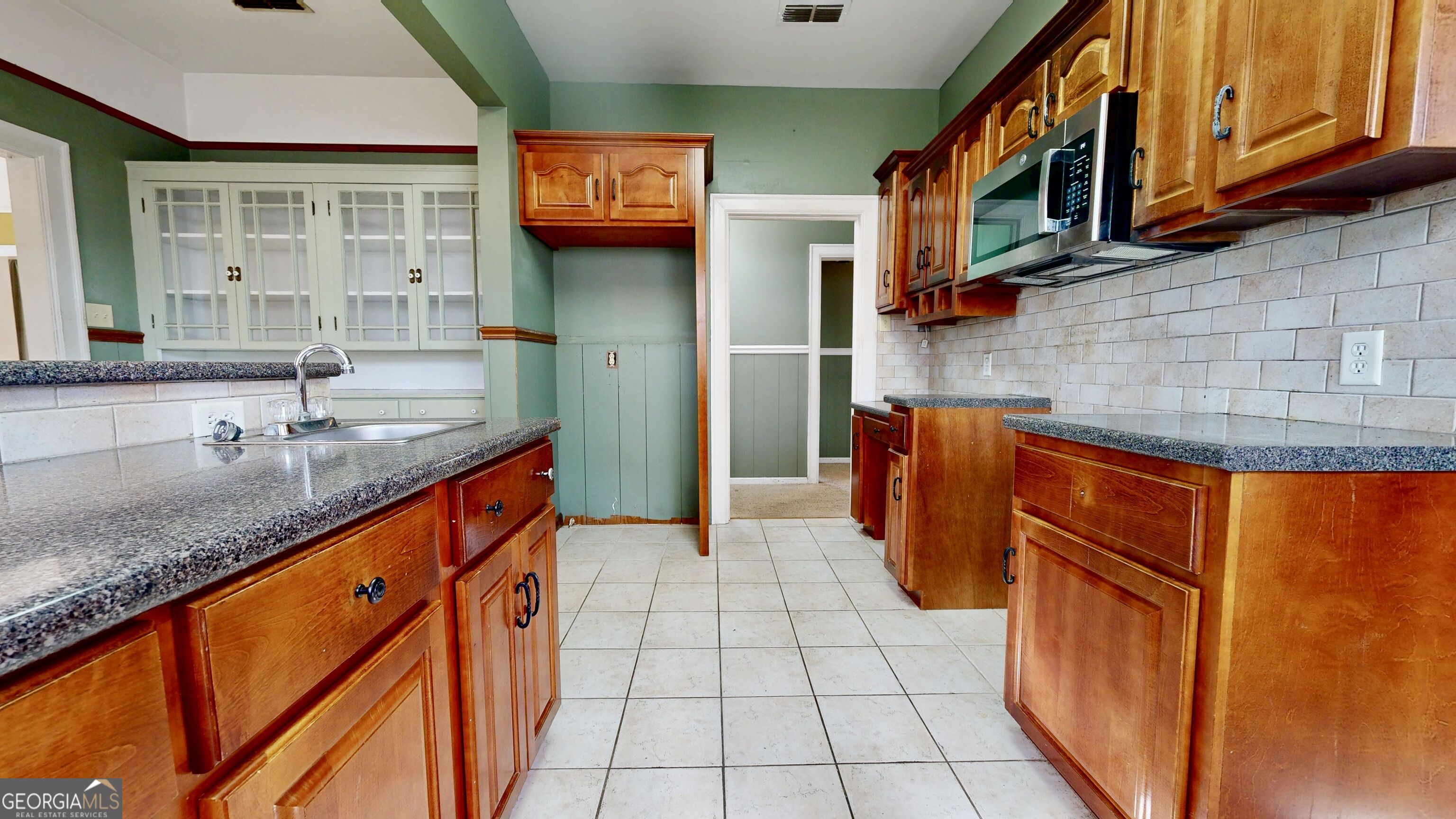 609 Holly Street Property Photo 7