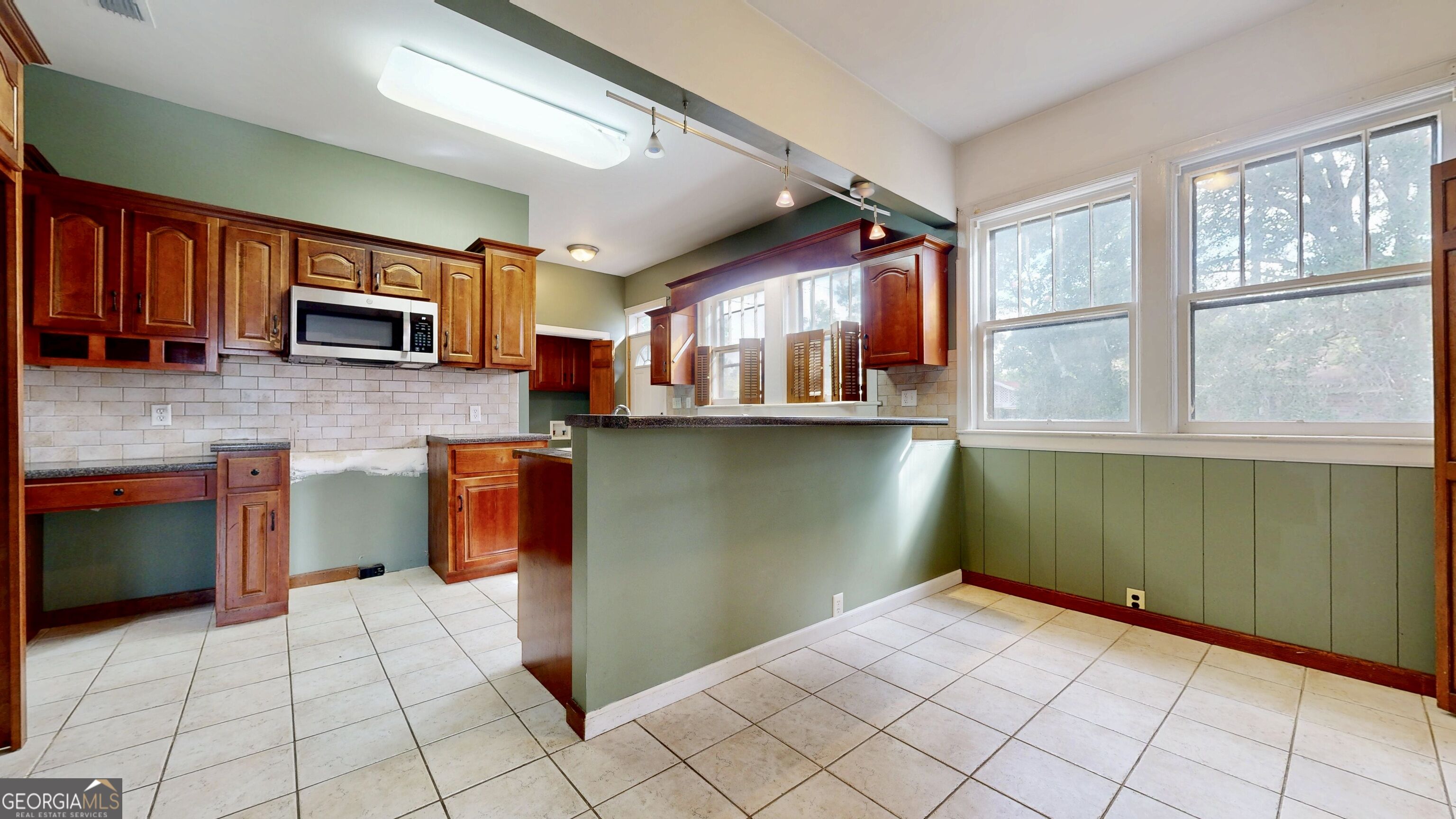 609 Holly Street Property Photo 9