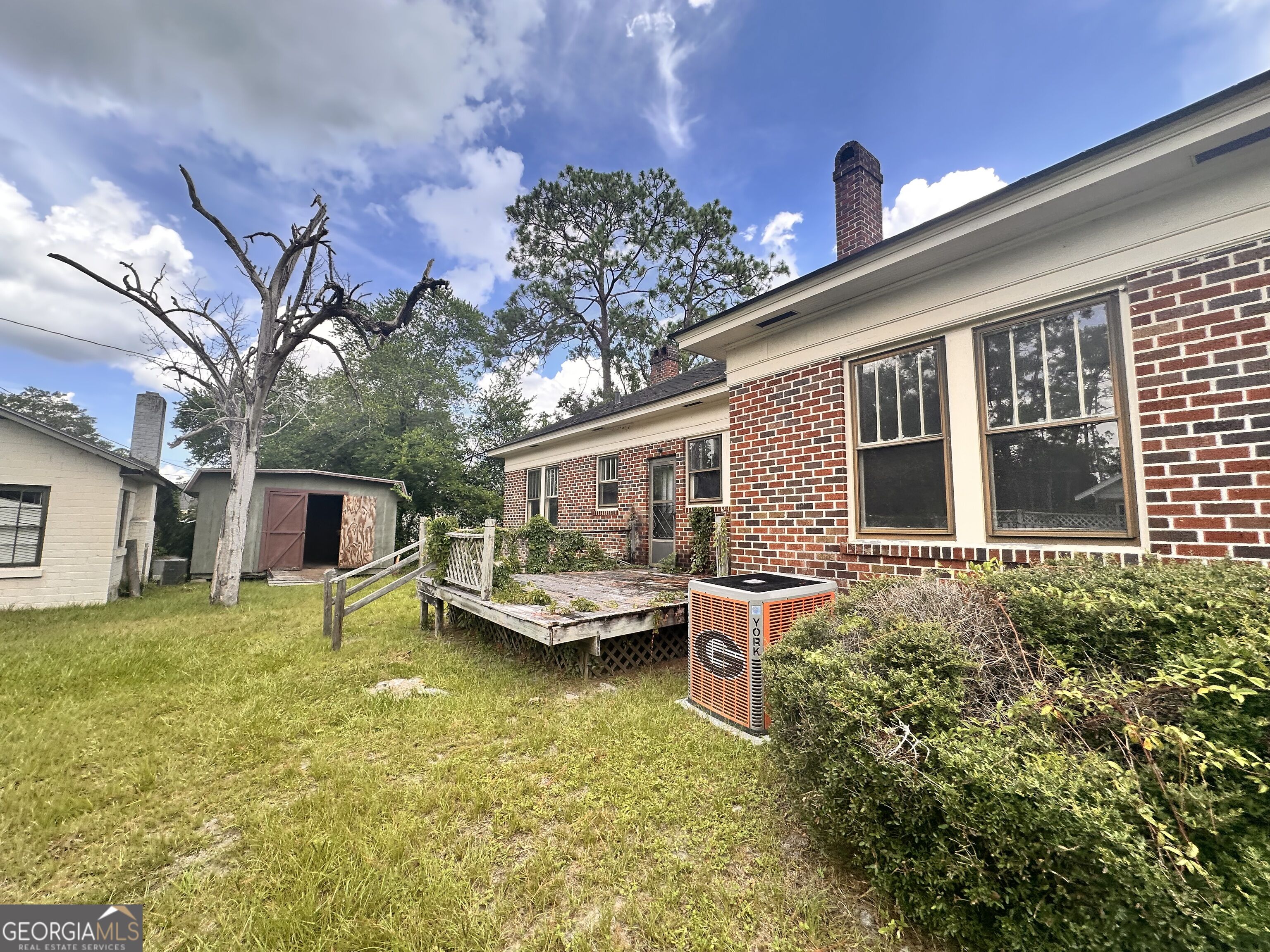 609 Holly Street Property Photo 30